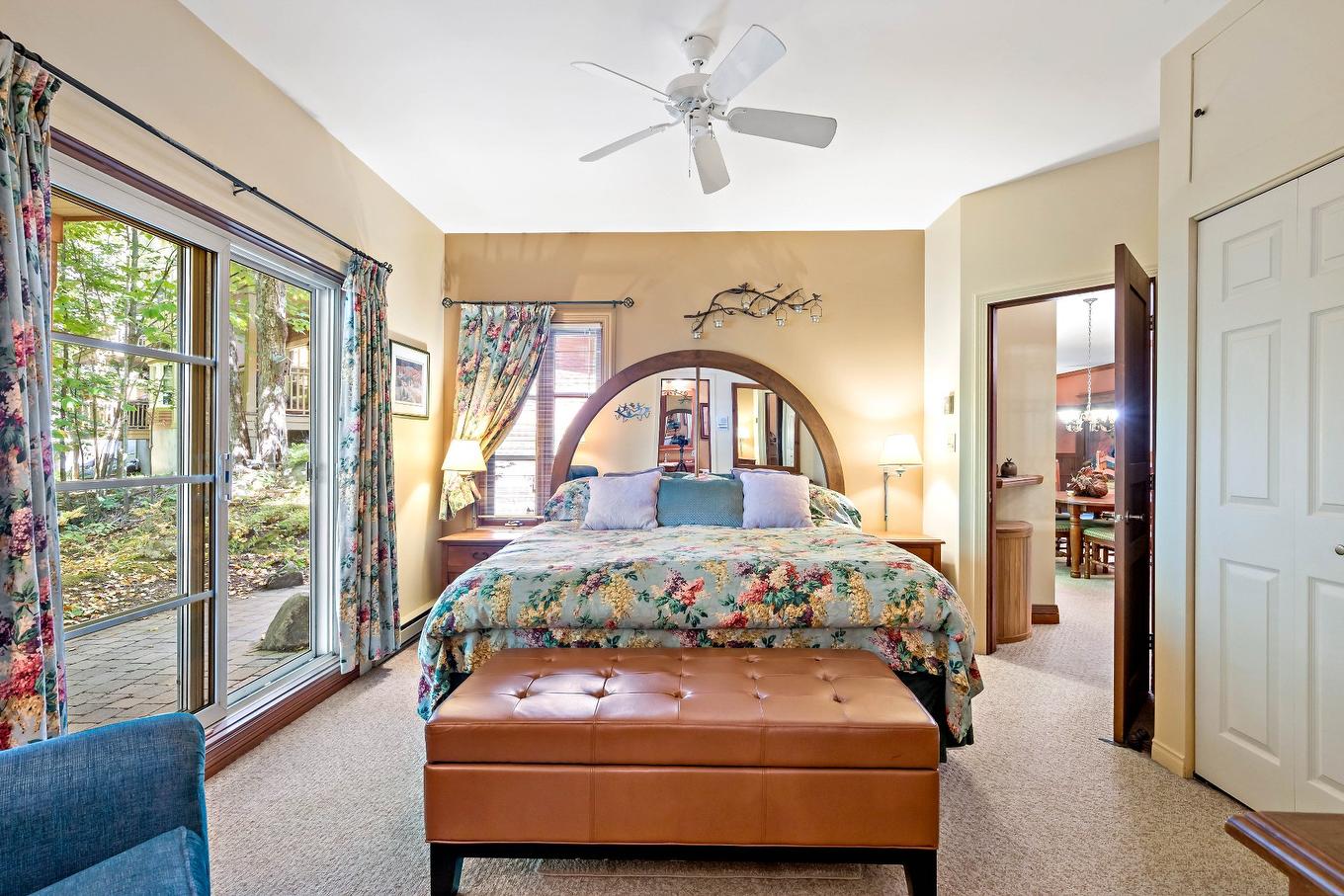 Primary bedroom - 4-236 Ch. De La Forêt, Mont-Tremblant, QC - Indoor Photo Showing Bedroom