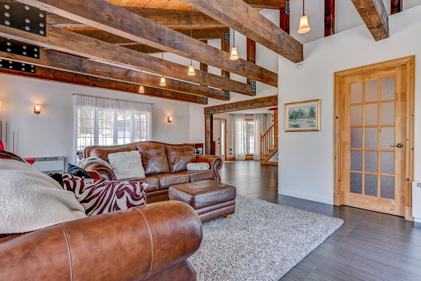 Family room - 930 Rue Du Boisé, Sainte-Adèle, QC - Indoor Photo Showing Living Room