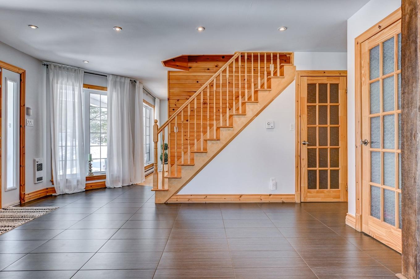 Overall view - 930 Rue Du Boisé, Sainte-Adèle, QC - Indoor Photo Showing Other Room