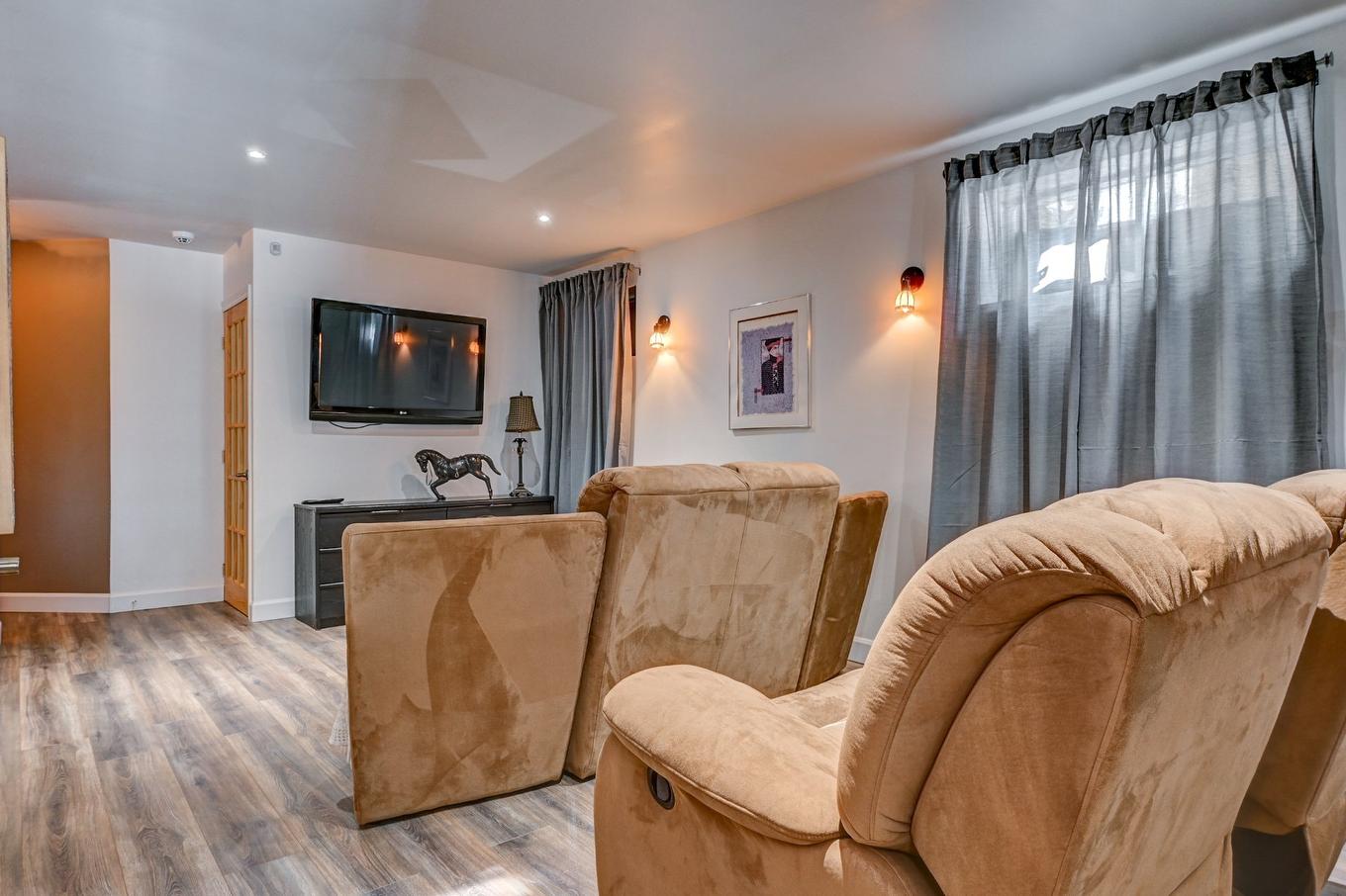 Family room - 930 Rue Du Boisé, Sainte-Adèle, QC - Indoor Photo Showing Other Room