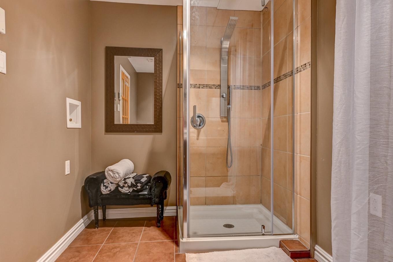 Bathroom - 930 Rue Du Boisé, Sainte-Adèle, QC - Indoor Photo Showing Bathroom