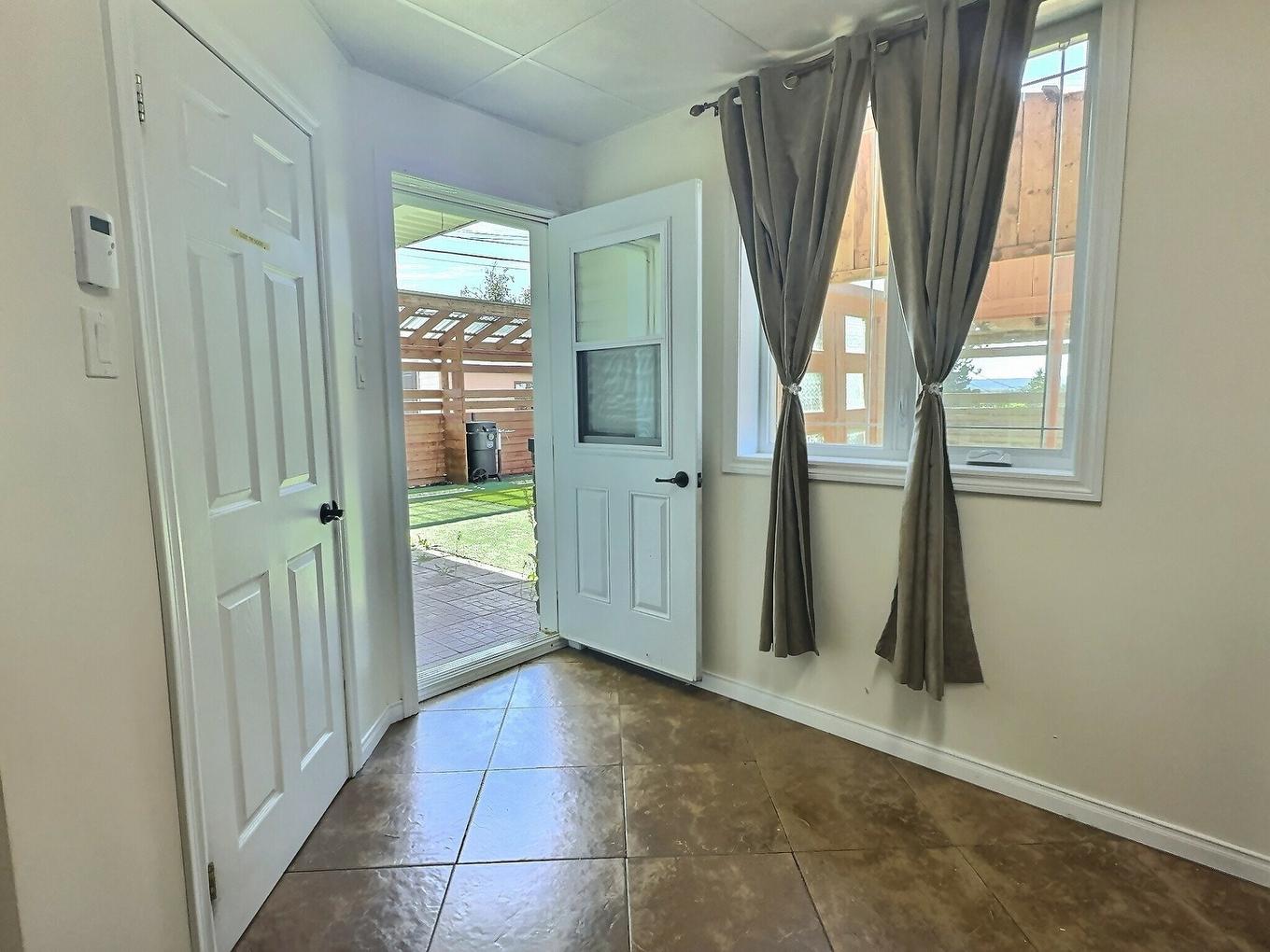 Salle de lavage - 15 Rue De La Montagne, Ville-Marie, QC - Indoor Photo Showing Other Room