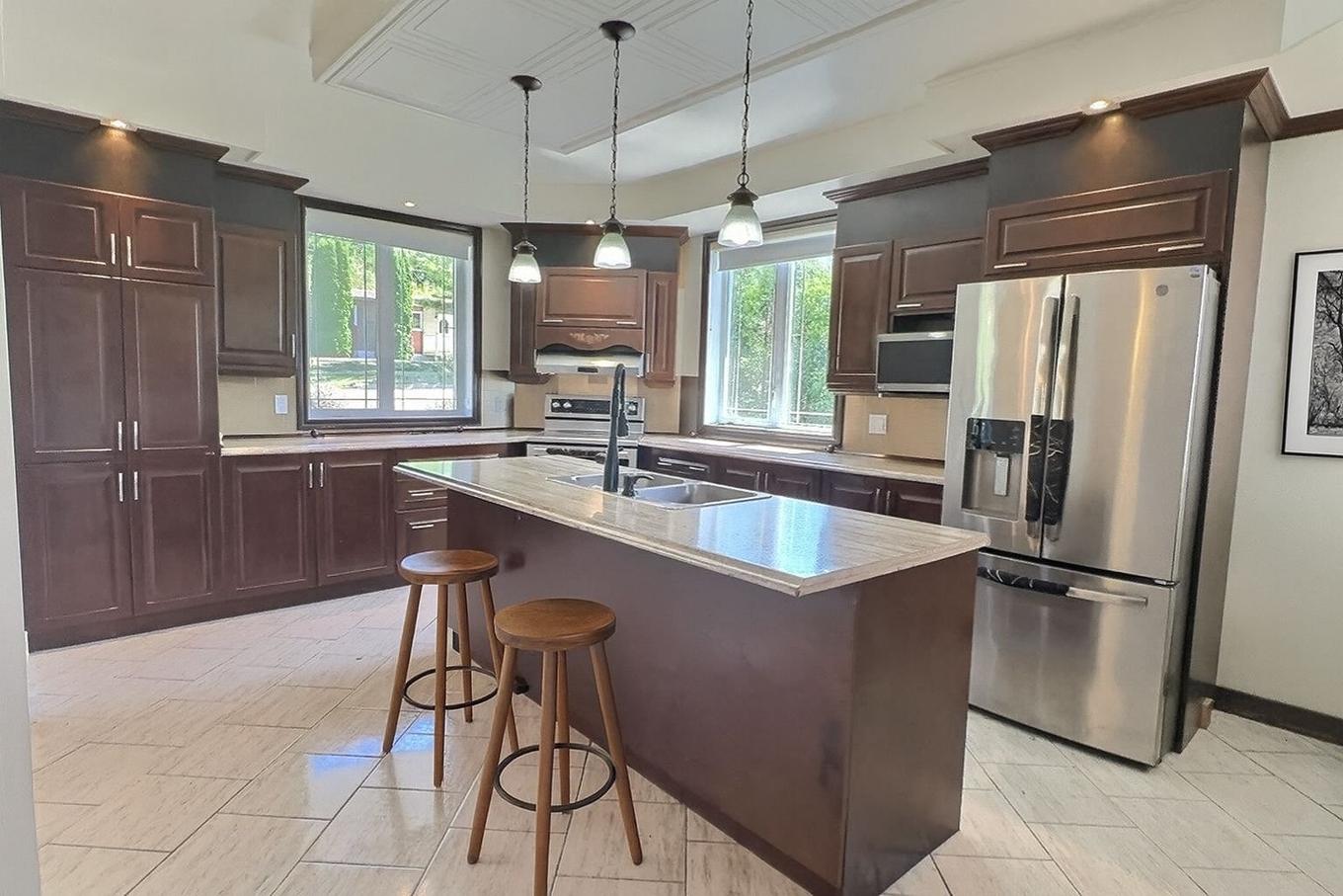 Cuisine - 15 Rue De La Montagne, Ville-Marie, QC - Indoor Photo Showing Kitchen With Double Sink With Upgraded Kitchen