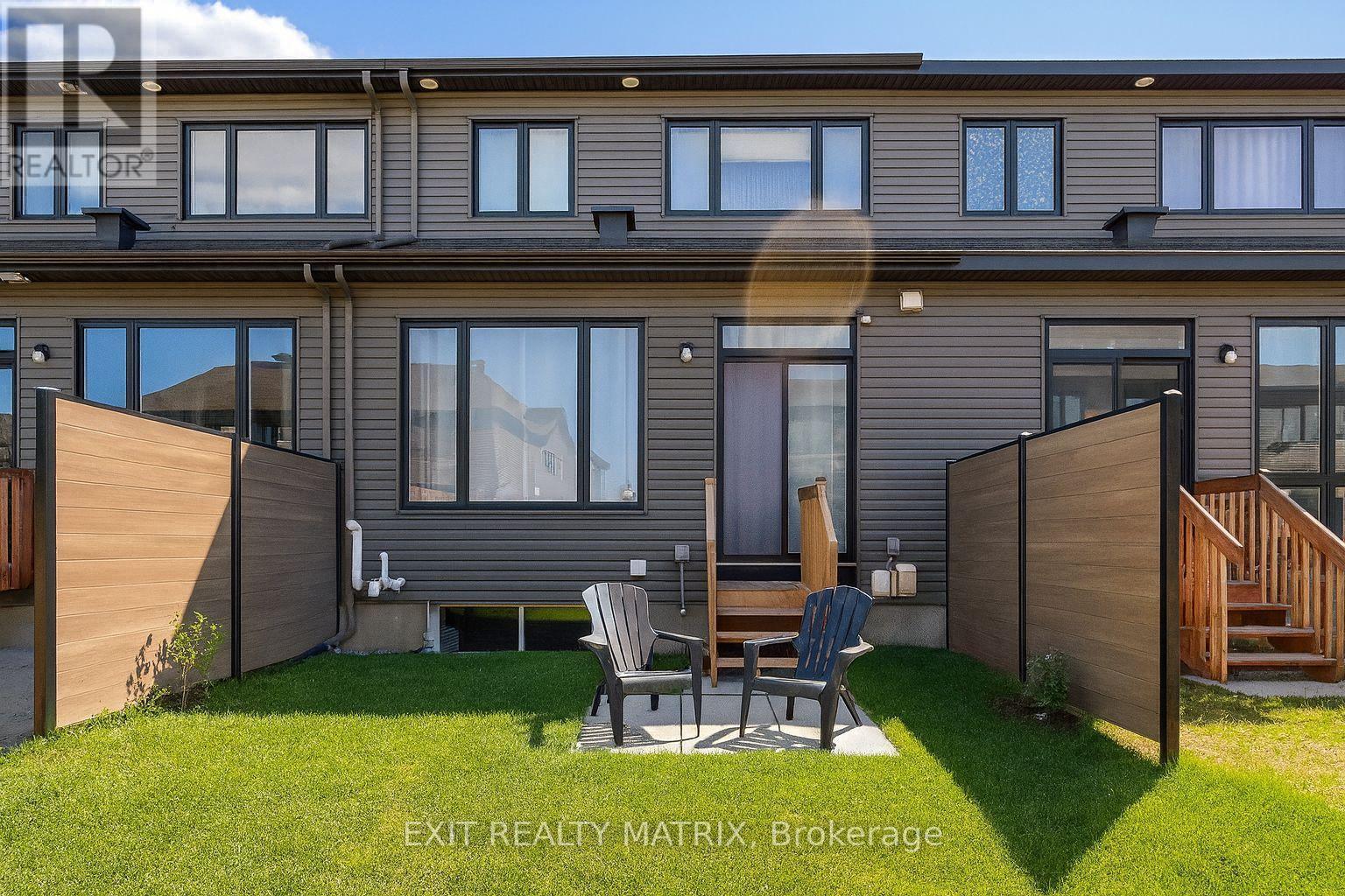 739 Namur Street, Russell, ON - Outdoor