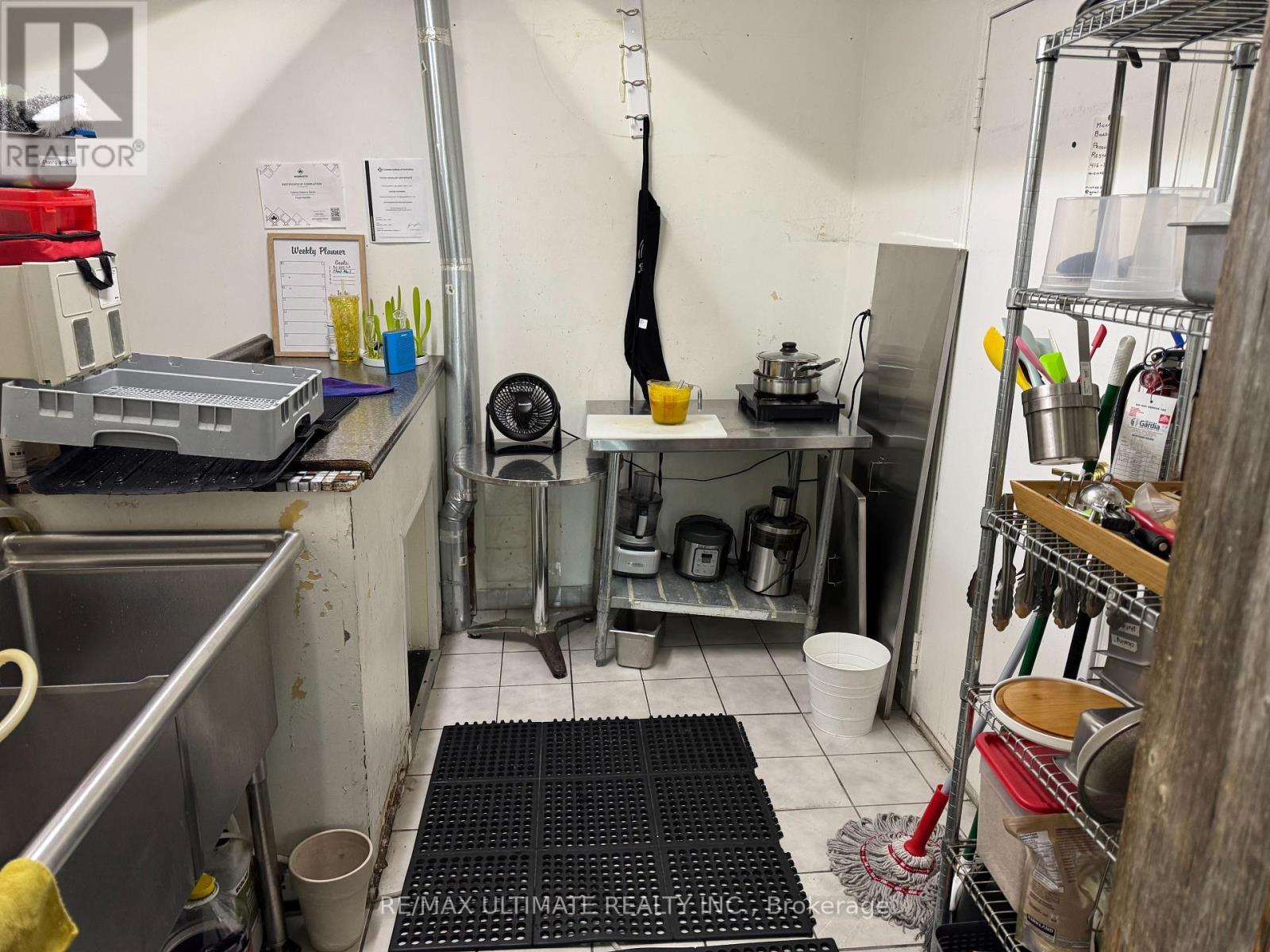 215 Lakeshore Road E, Mississauga, ON