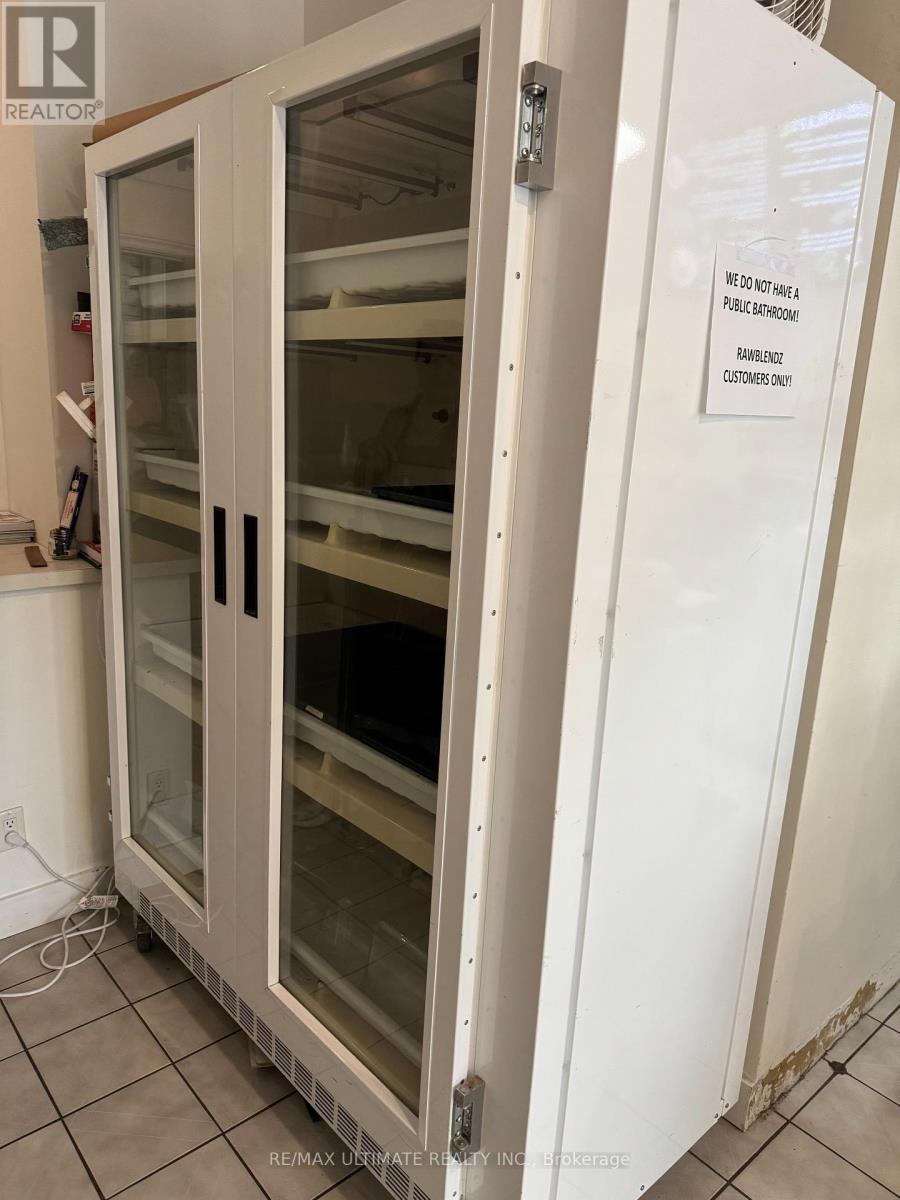 215 Lakeshore Road E, Mississauga, ON