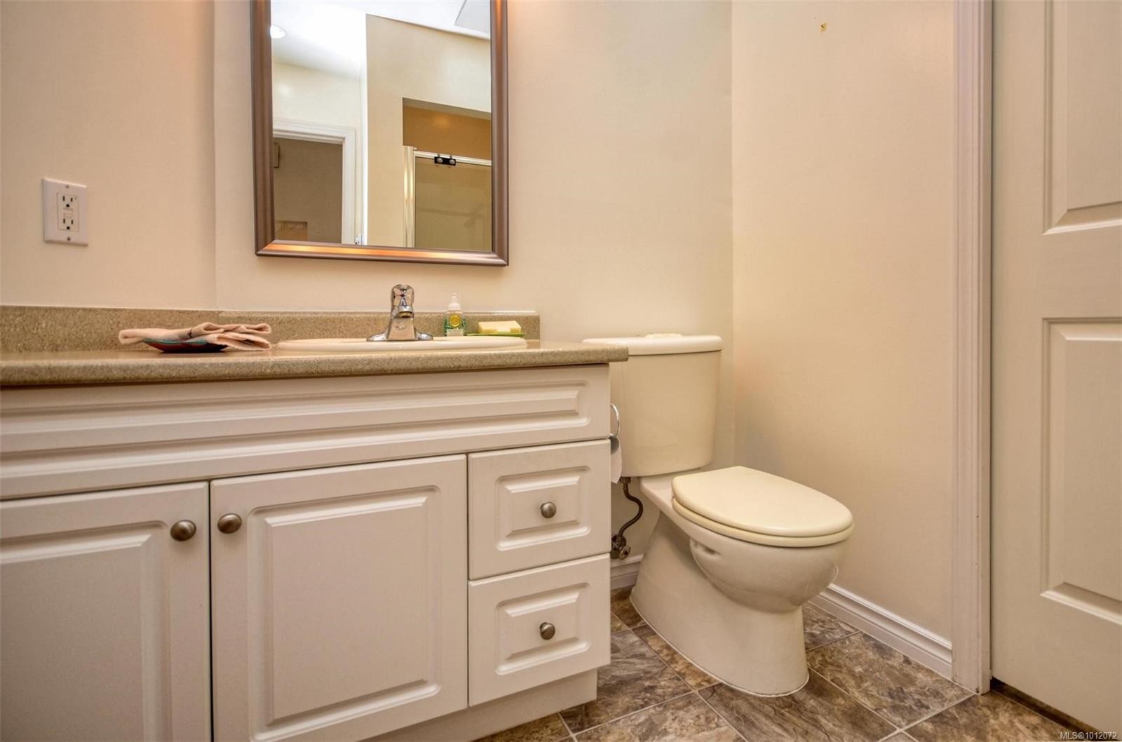 7-5156 Cordova Bay Rd, Saanich, BC