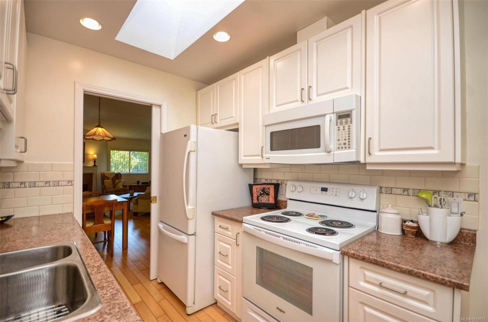 7-5156 Cordova Bay Rd, Saanich, BC