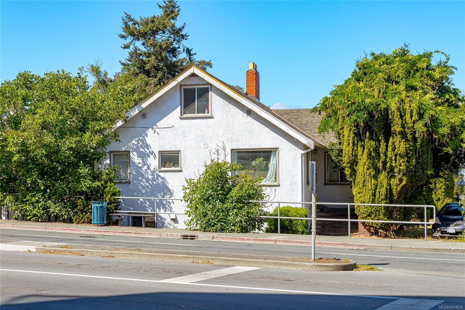 1237 Hillside Ave, Victoria, BC