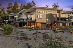 19-9022 Clarkson Ave Black Creek, BC V9J 1B3