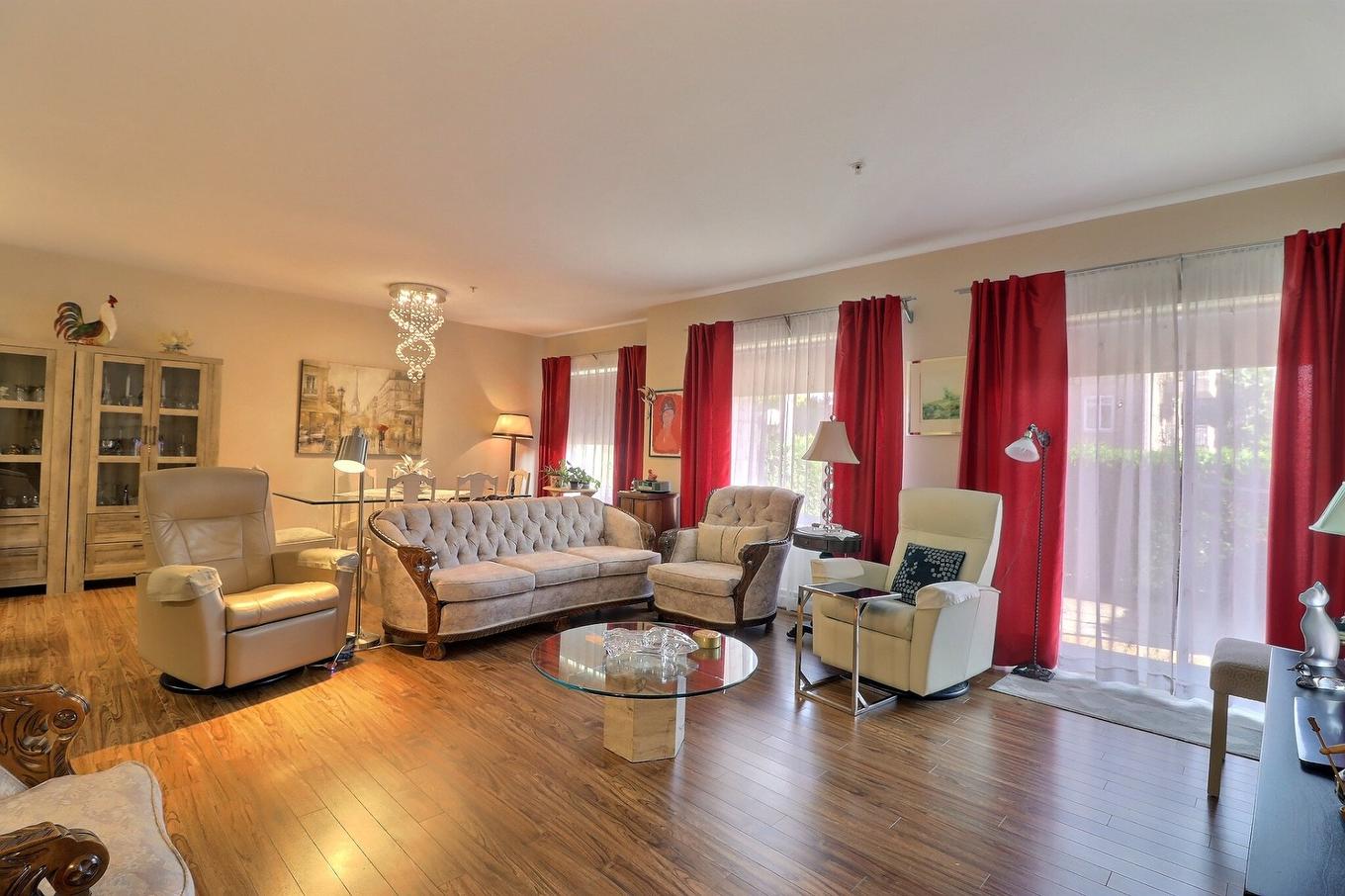 Salon - 103A-2355 Rue Du Barachois, Québec (Les Rivières), QC - Indoor Photo Showing Living Room