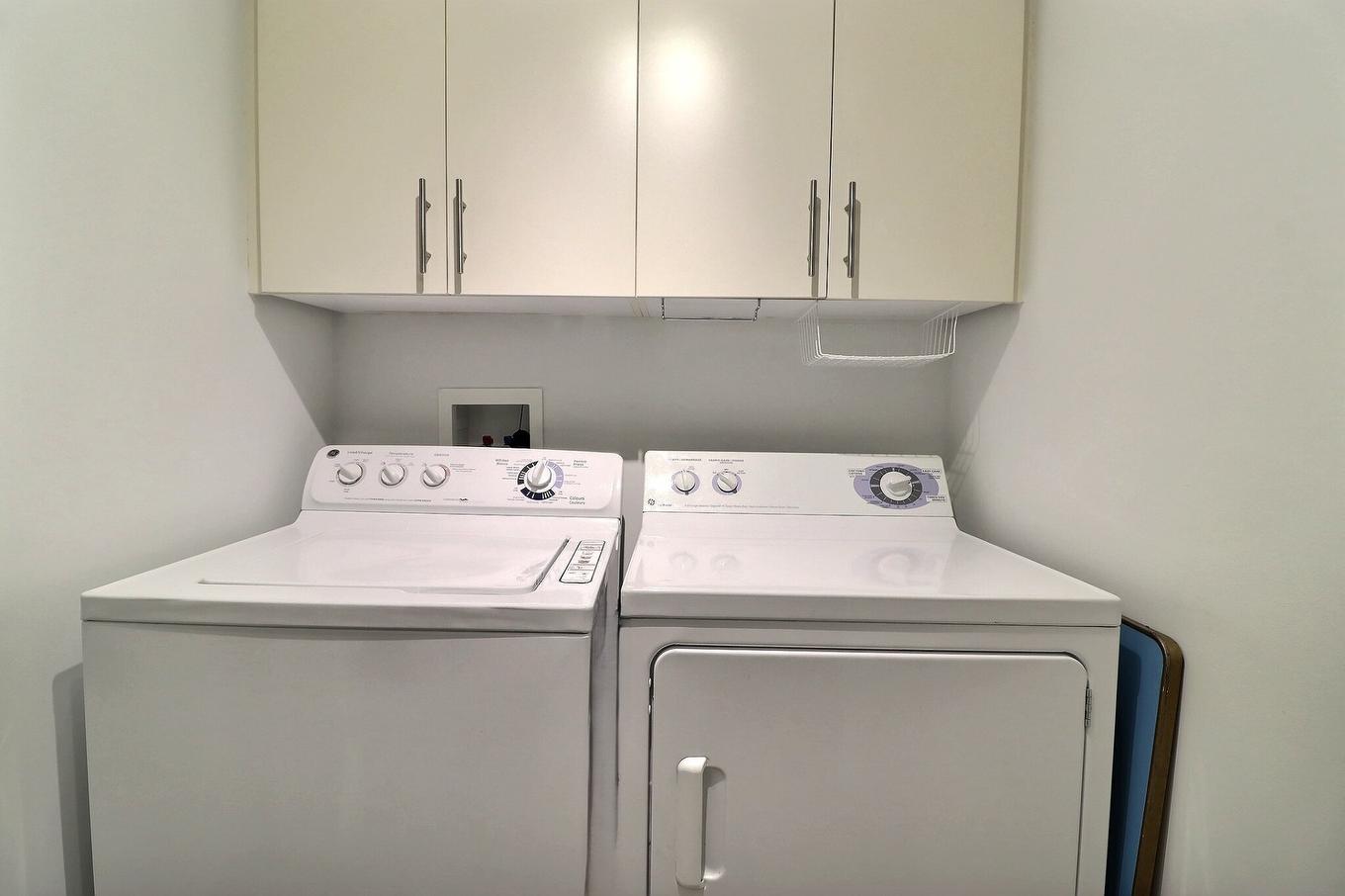 Salle de lavage - 103A-2355 Rue Du Barachois, Québec (Les Rivières), QC - Indoor Photo Showing Laundry Room