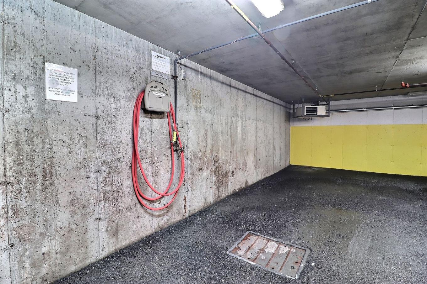 Stationnement - 103A-2355 Rue Du Barachois, Québec (Les Rivières), QC - Indoor Photo Showing Other Room