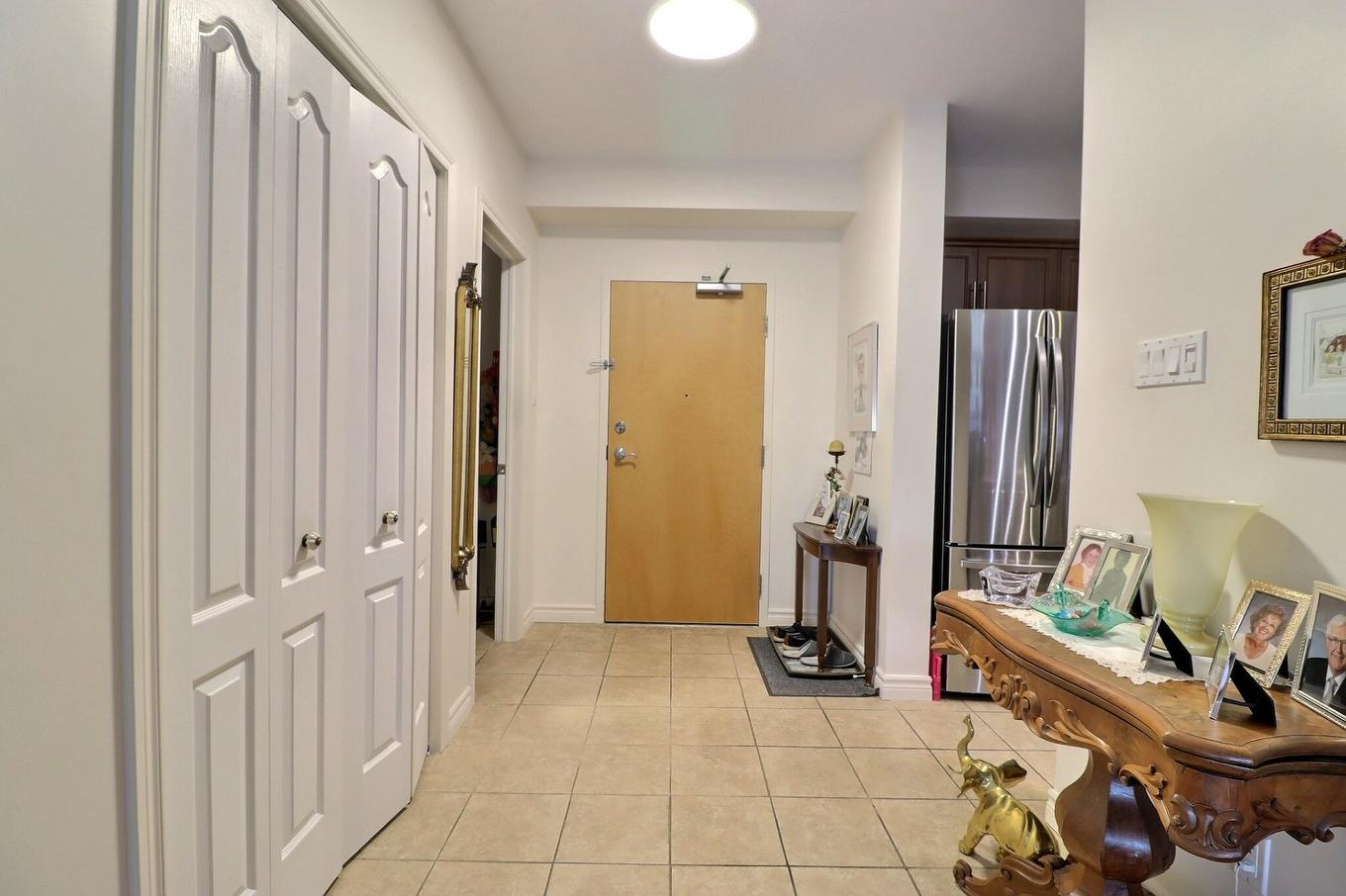 Hall d'entrée/Vestibule - 103A-2355 Rue Du Barachois, Québec (Les Rivières), QC - Indoor Photo Showing Other Room