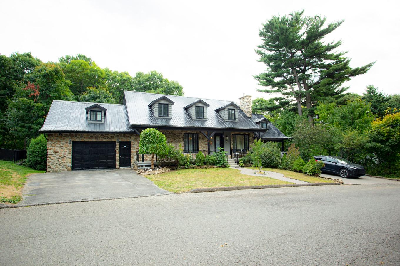 Exterior - 913 Rue Guy, Saint-Jérôme, QC - Outdoor With Facade