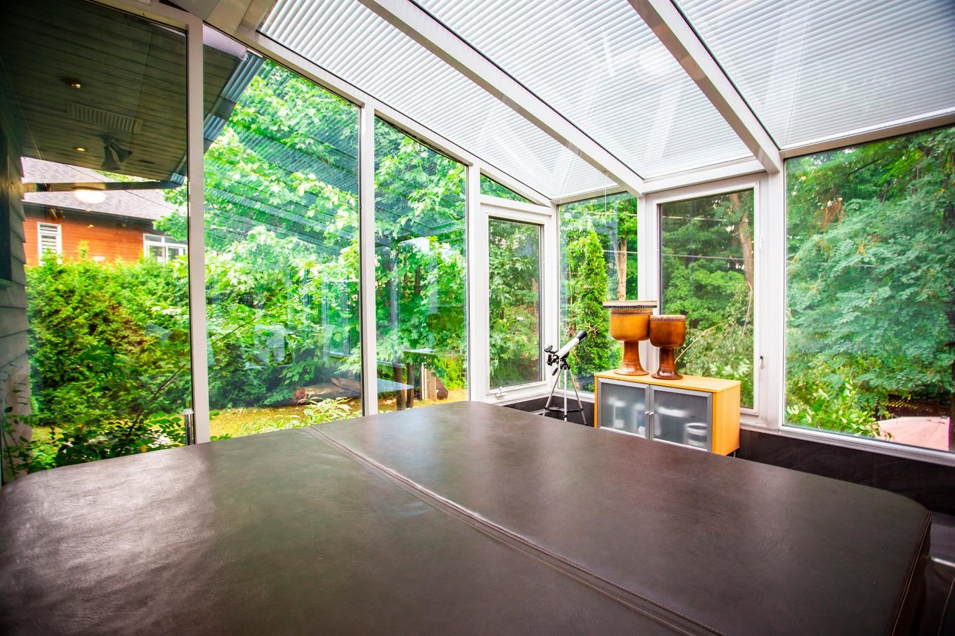 Hot tub - 913 Rue Guy, Saint-Jérôme, QC - With Exterior