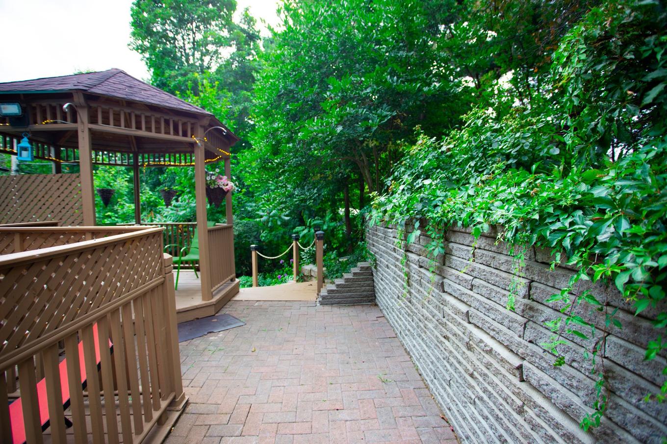 Garden - 913 Rue Guy, Saint-Jérôme, QC - Outdoor