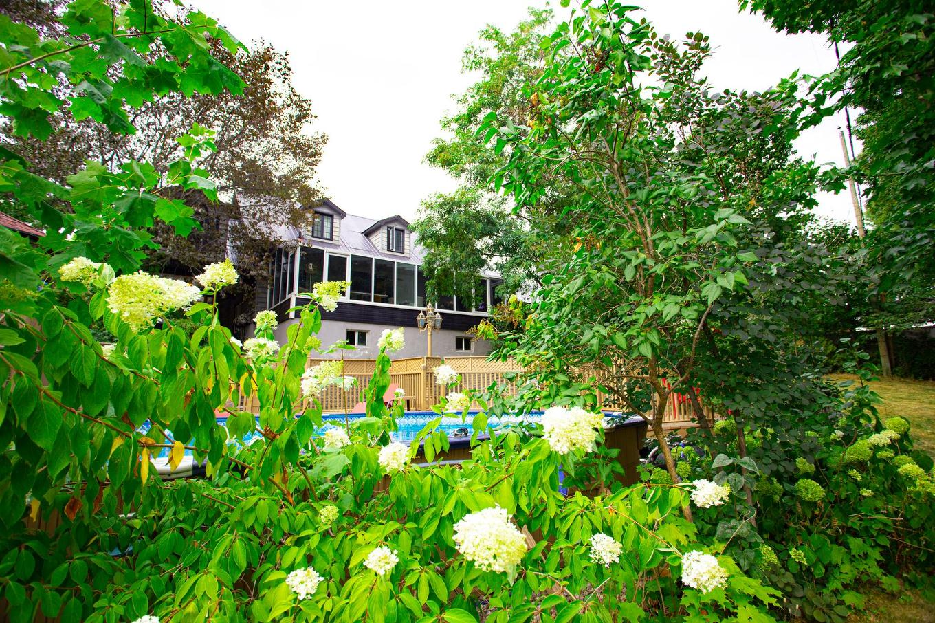 Garden - 913 Rue Guy, Saint-Jérôme, QC - Outdoor