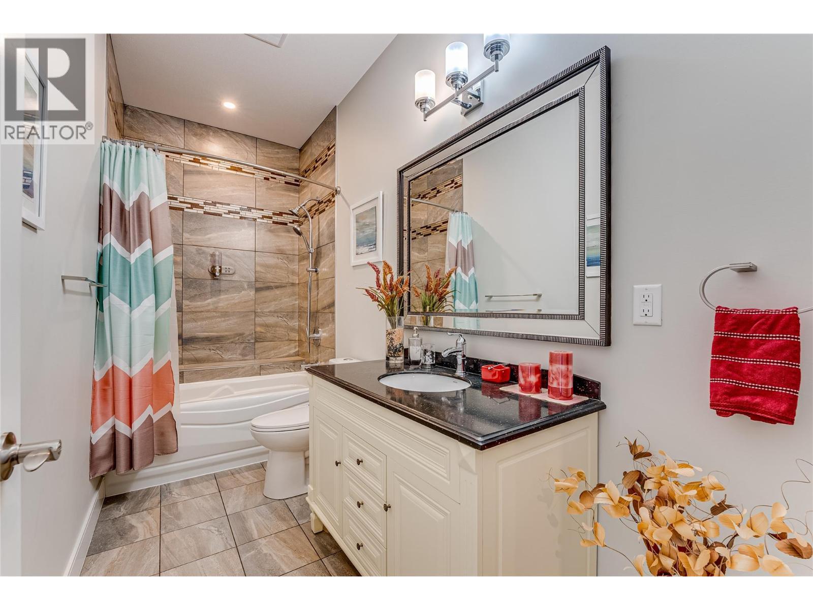 7429 Sun Peaks Drive, Vernon, BC - Indoor Photo Showing Bathroom