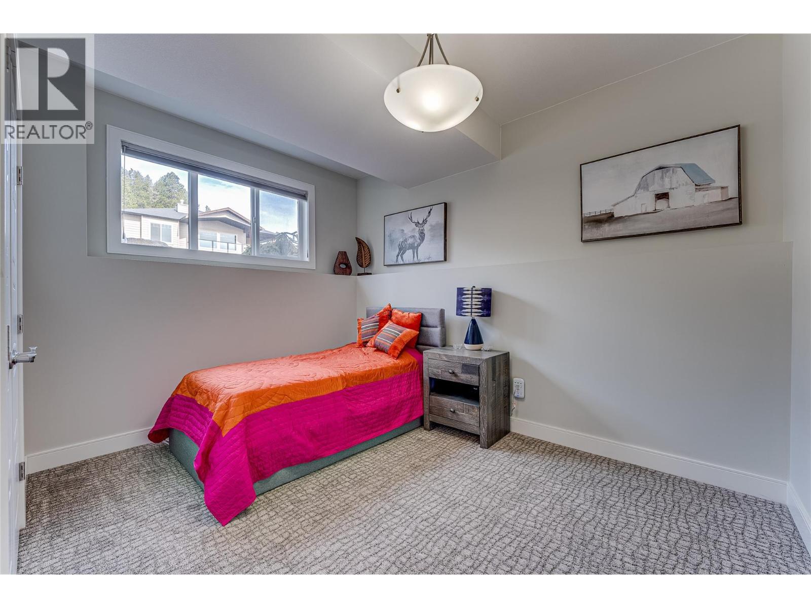7429 Sun Peaks Drive, Vernon, BC - Indoor Photo Showing Bedroom