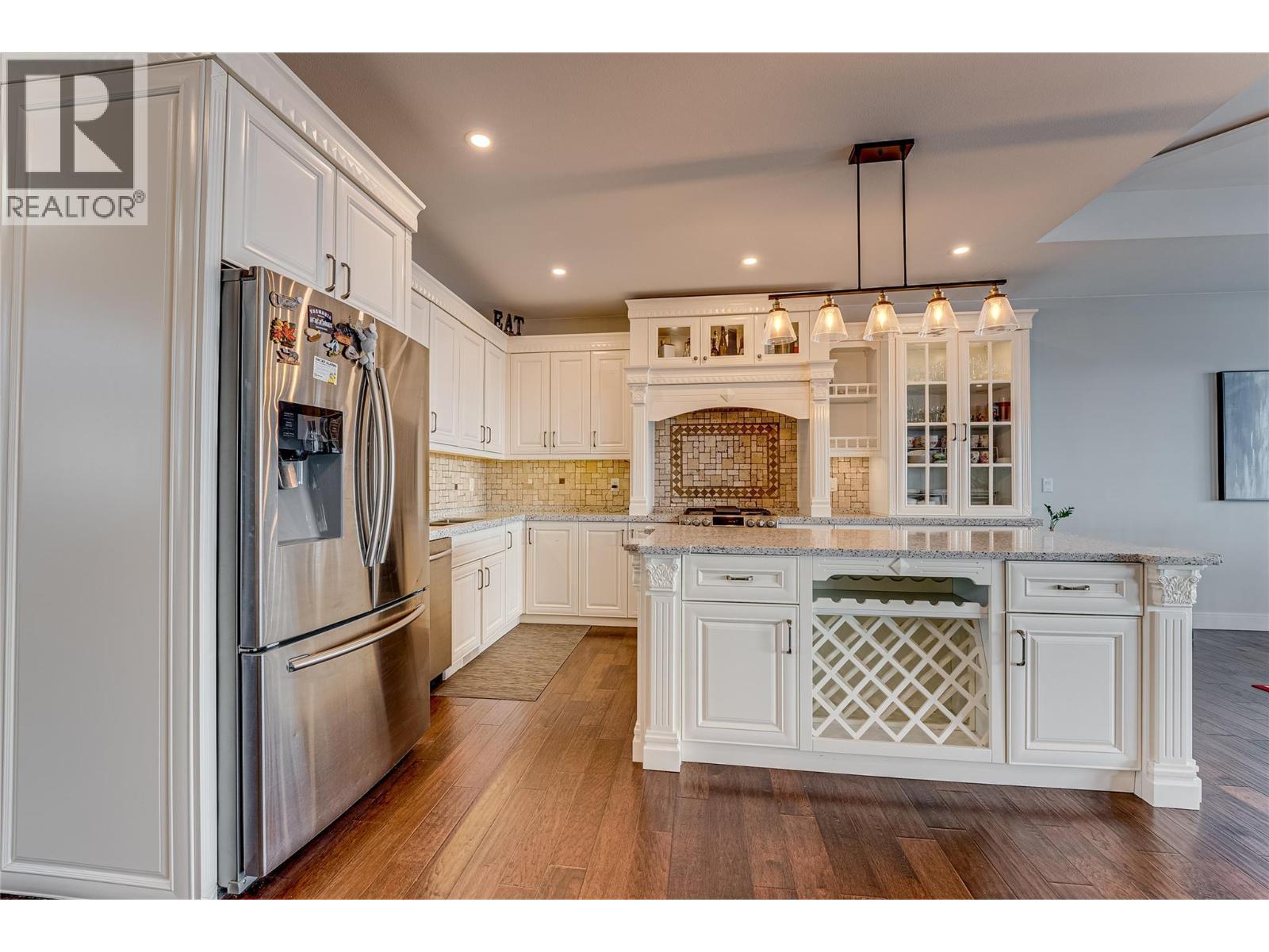 7429 Sun Peaks Drive, Vernon, BC - Indoor Photo Showing Kitchen
