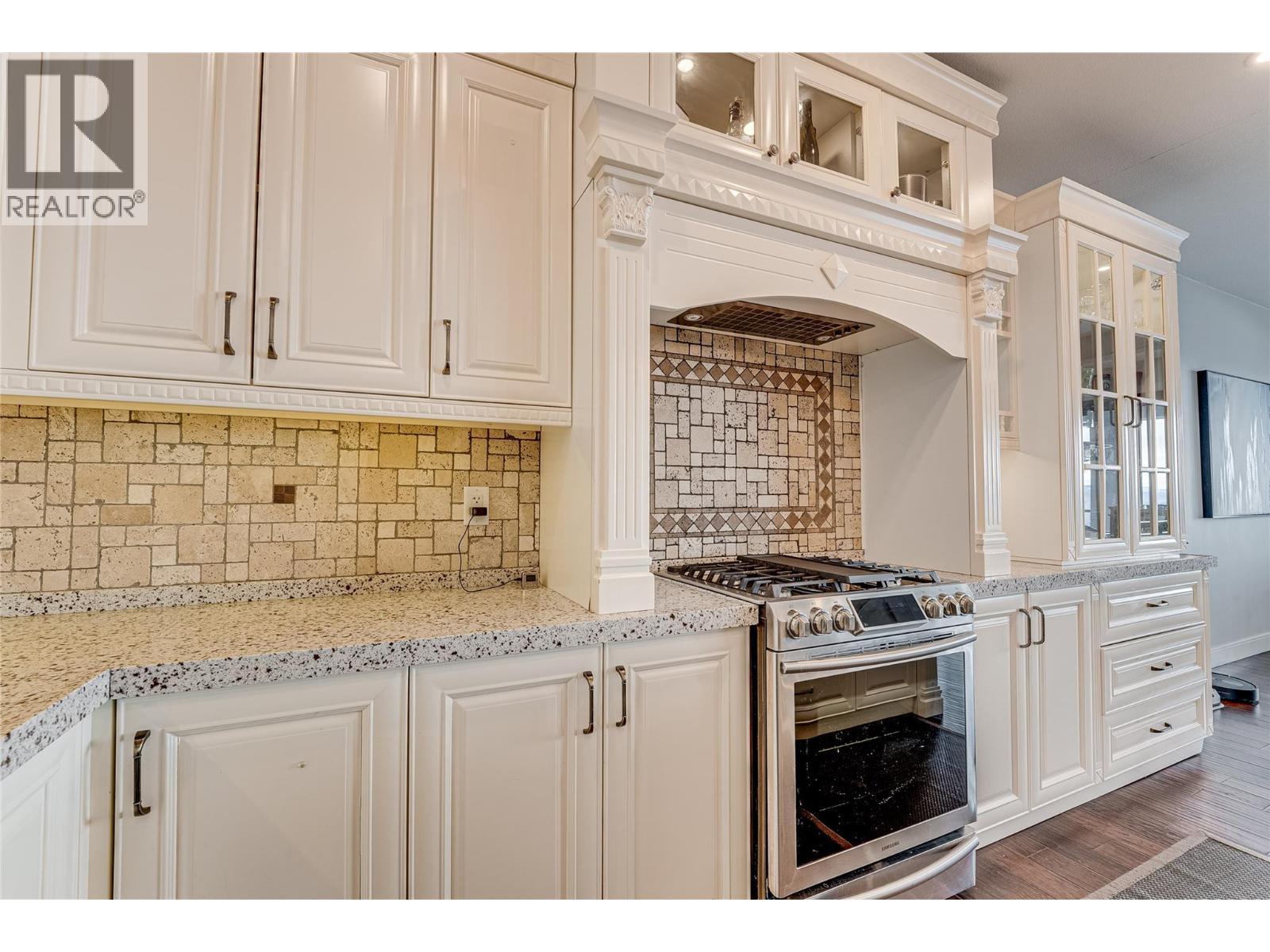 7429 Sun Peaks Drive, Vernon, BC - Indoor Photo Showing Kitchen With Upgraded Kitchen