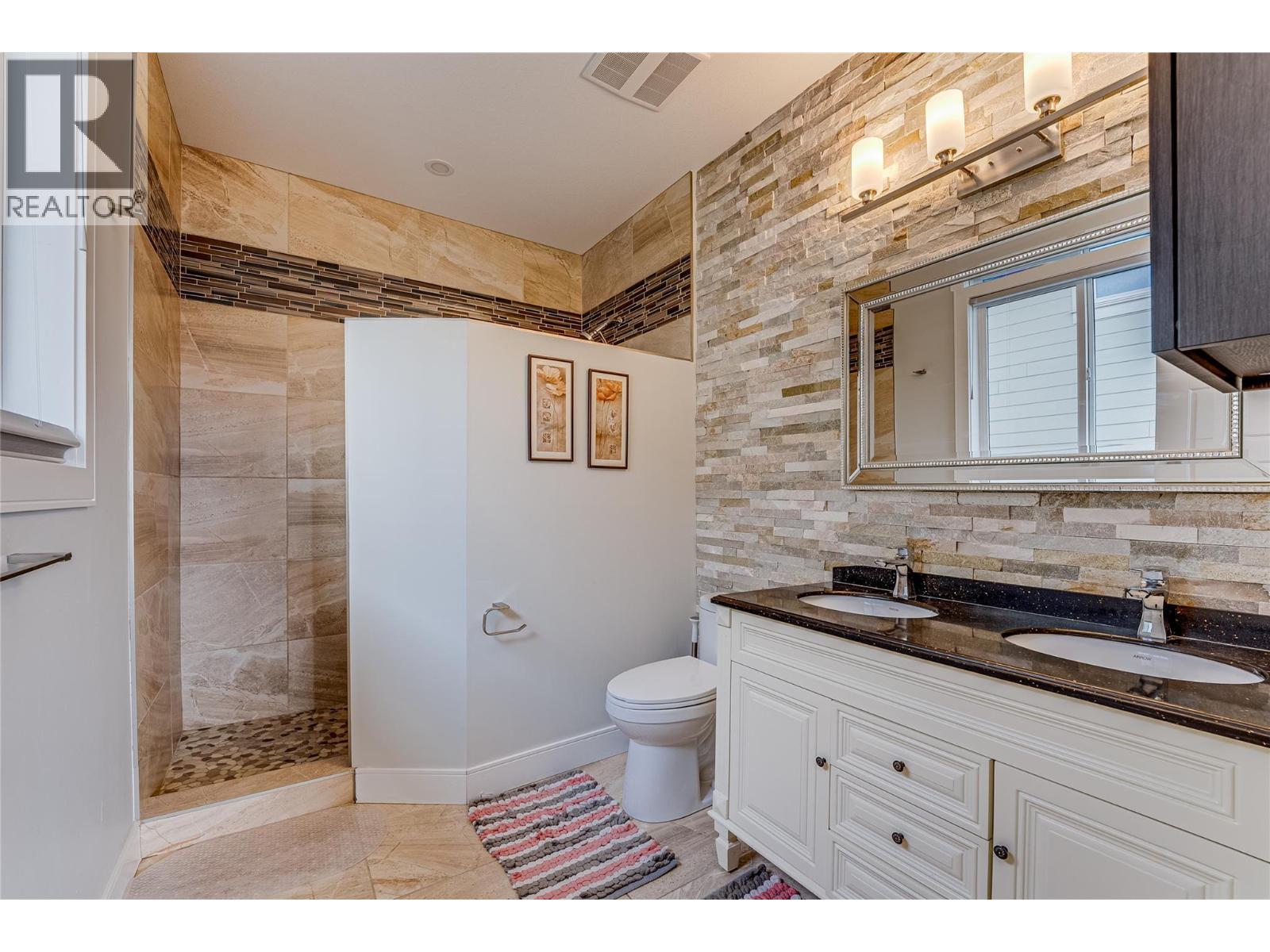 7429 Sun Peaks Drive, Vernon, BC - Indoor Photo Showing Bathroom