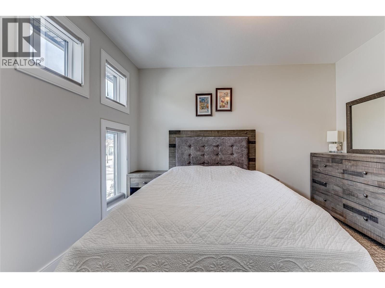 7429 Sun Peaks Drive, Vernon, BC - Indoor Photo Showing Bedroom