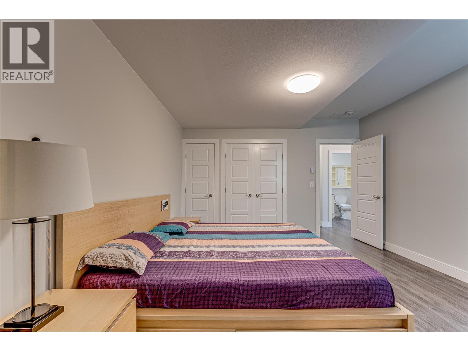 7429 Sun Peaks Drive, Vernon, BC - Indoor Photo Showing Bedroom