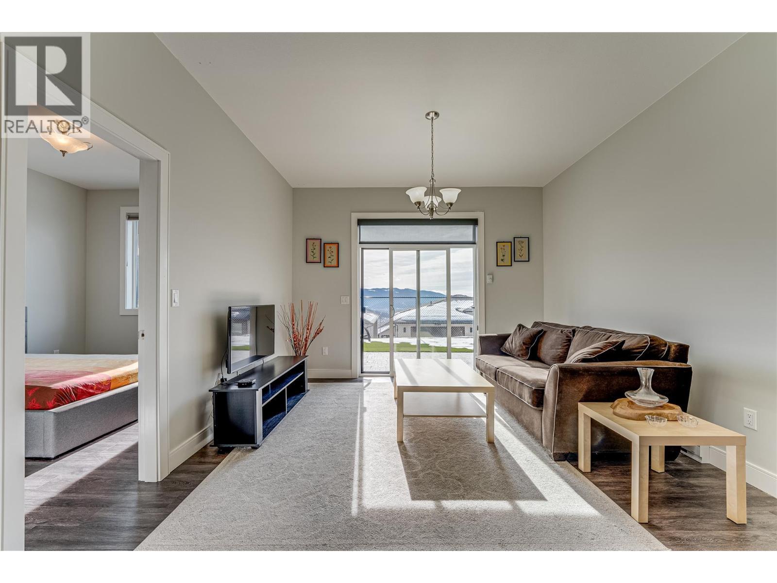 7429 Sun Peaks Drive, Vernon, BC - Indoor Photo Showing Other Room