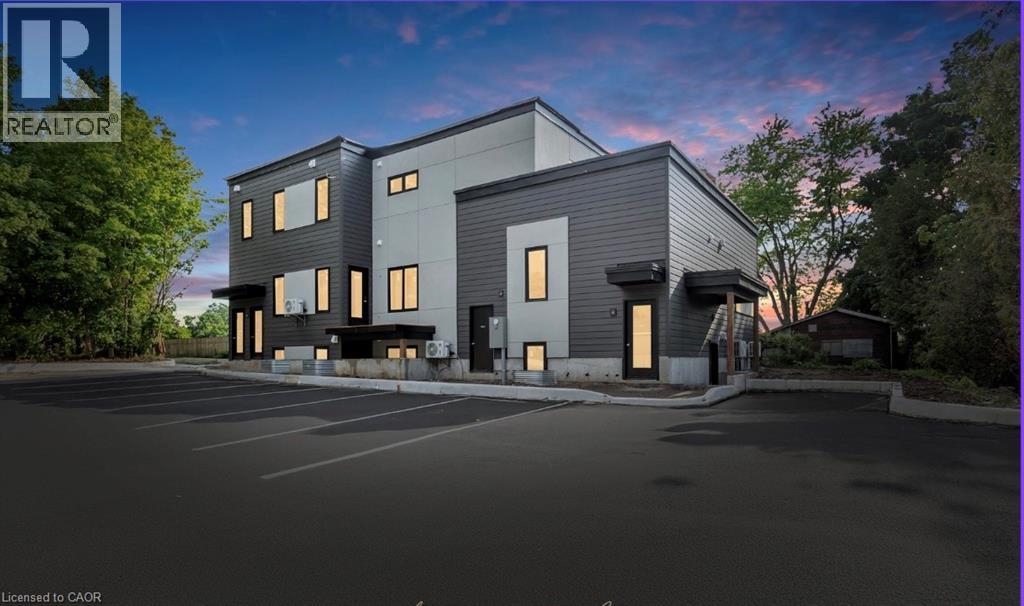 215 Raglan Street Unit# 5, Woodstock, ON - Outdoor