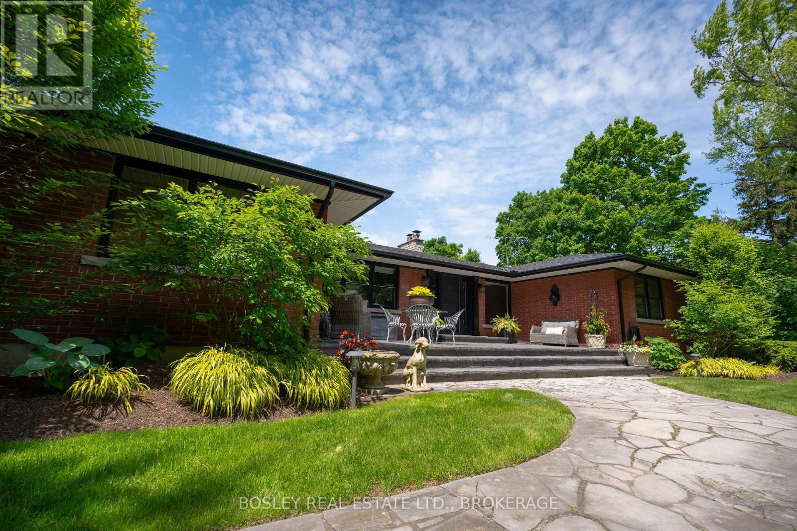 OVERSIZED FRONT PATIO.. - 14796 Niagara River Parkway, Niagara-On-The-Lake (Rural), ON - Outdoor