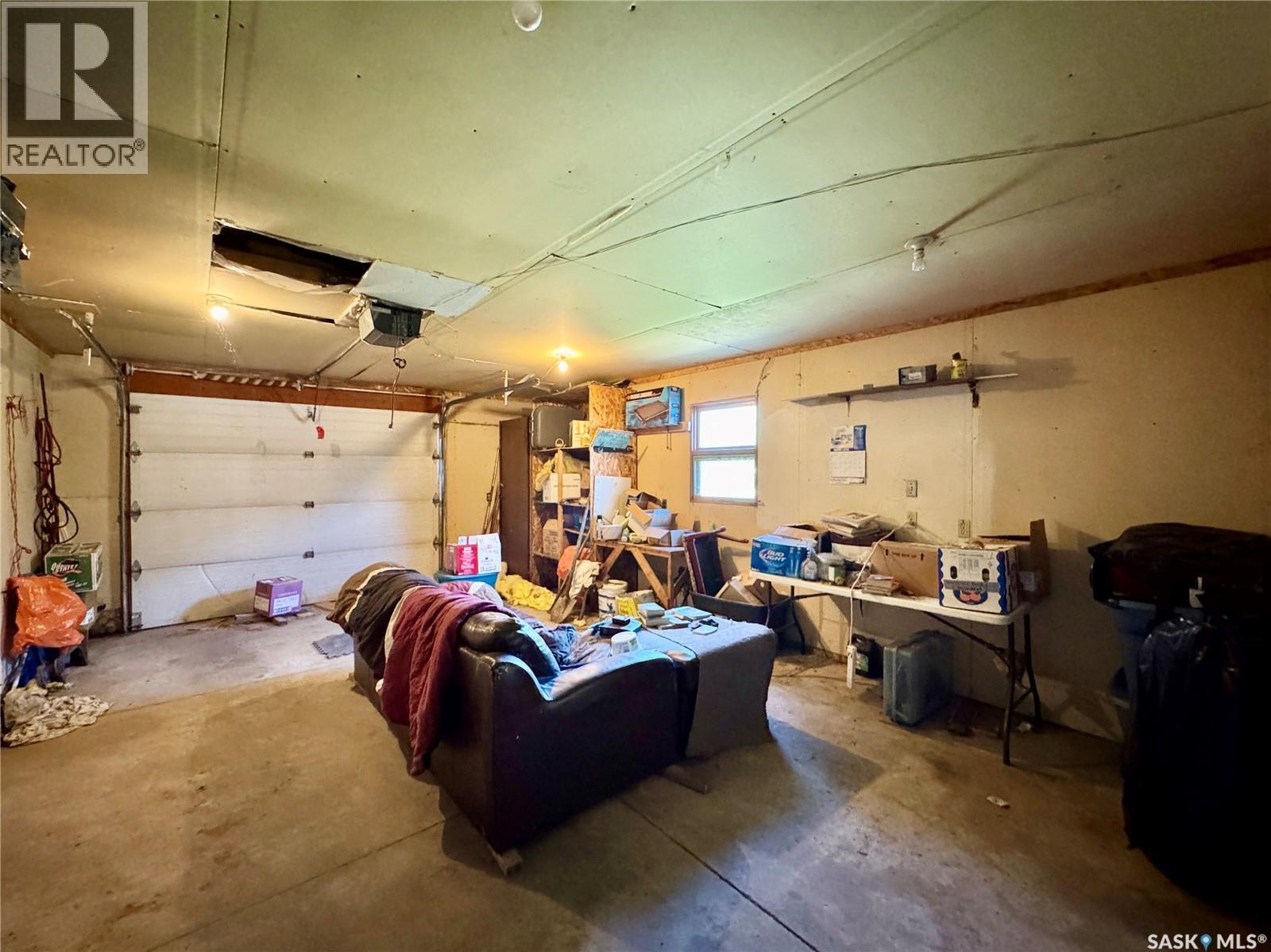 205 Main Street, Gerald, SK - Indoor Photo Showing Garage