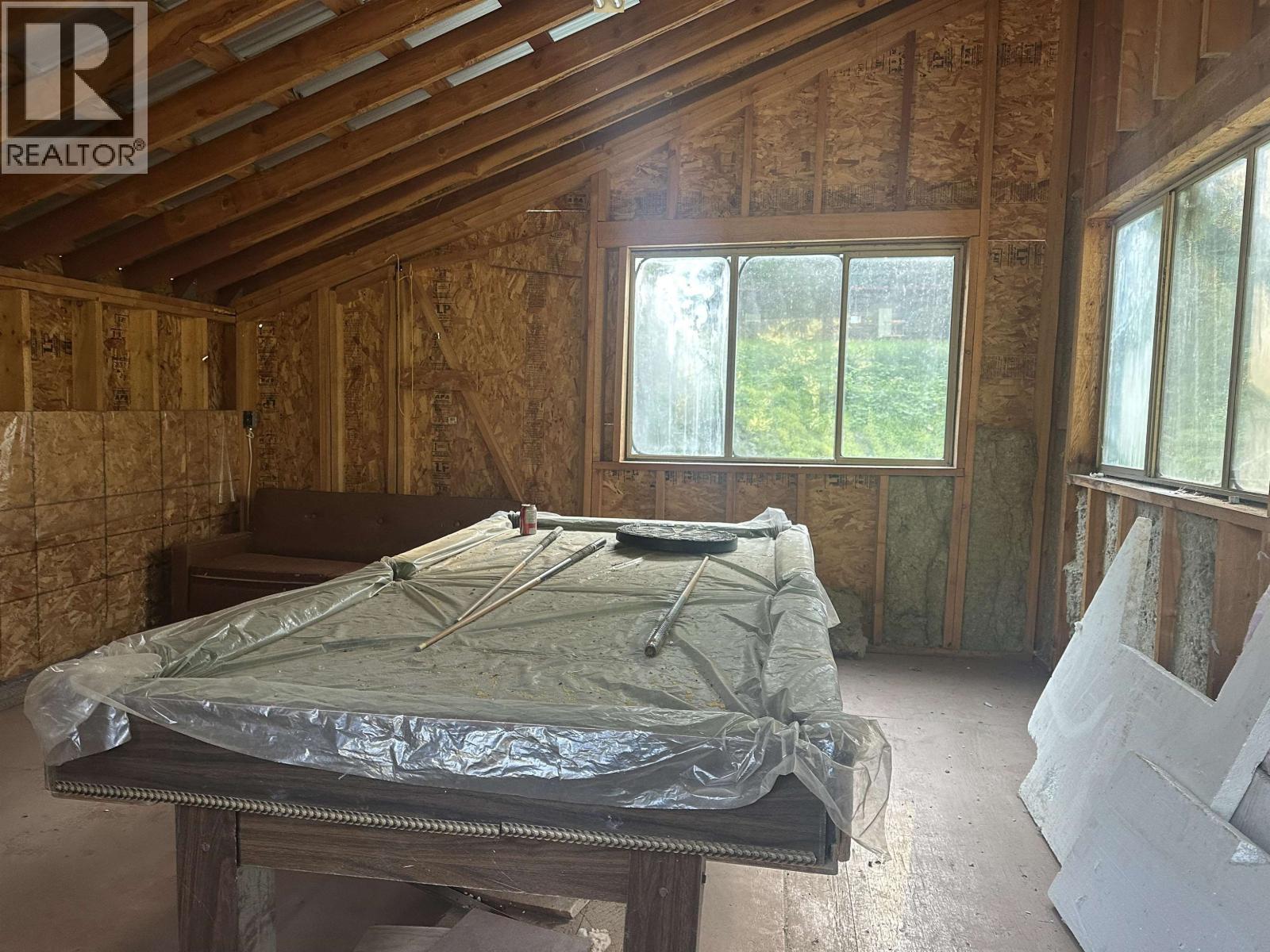 6390 Keithley Creek Road, Likely, BC - Indoor Photo Showing Bedroom