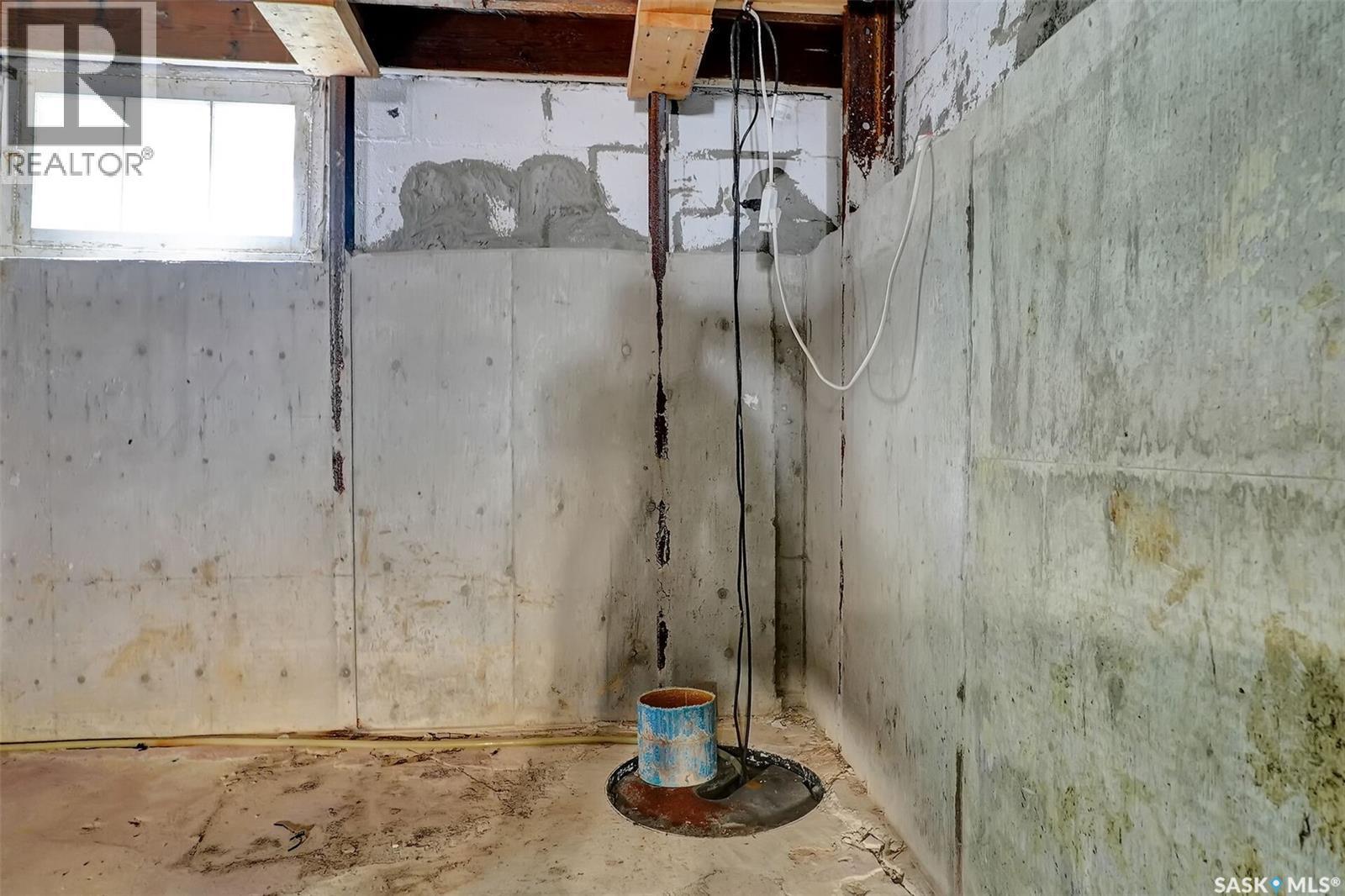 2761 Atkinson Street, Regina, SK - Indoor