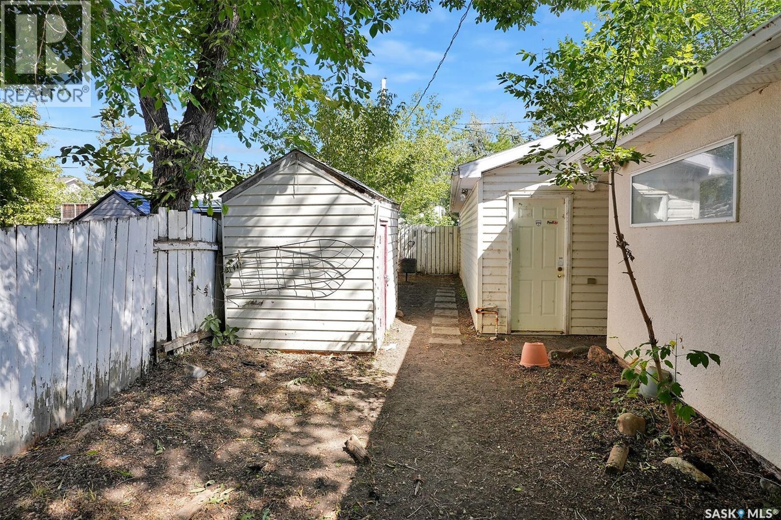 2761 Atkinson Street, Regina, SK - Outdoor