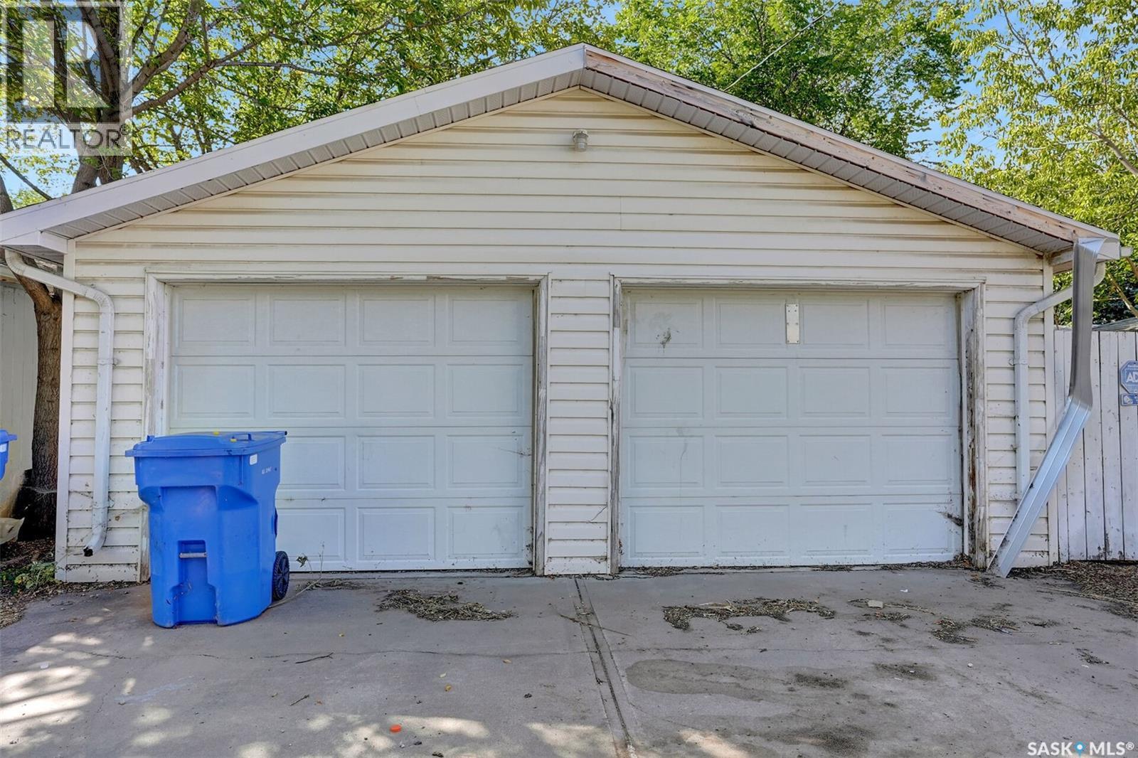 2761 Atkinson Street, Regina, SK - Outdoor With Exterior