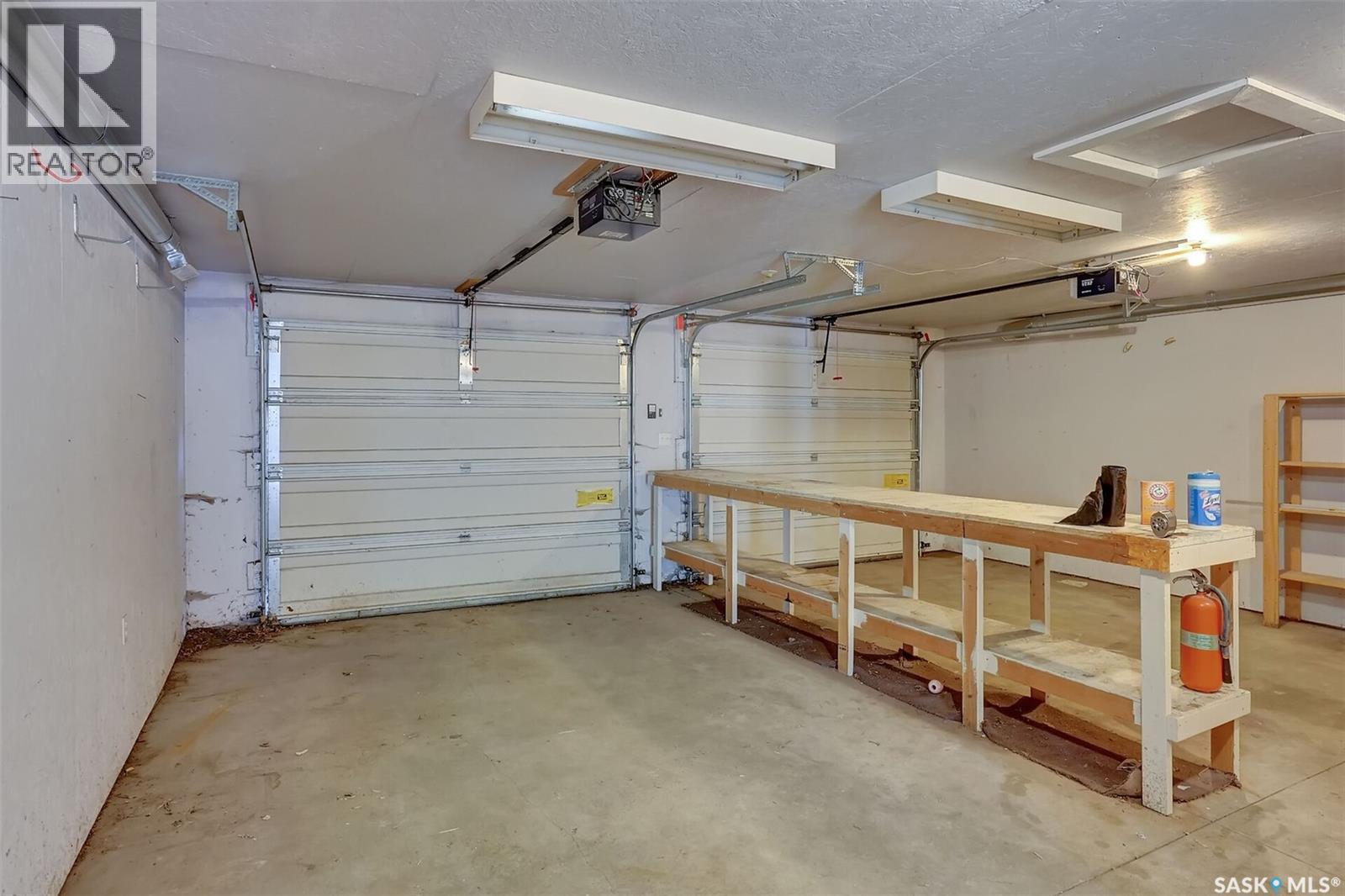 2761 Atkinson Street, Regina, SK - Indoor Photo Showing Garage