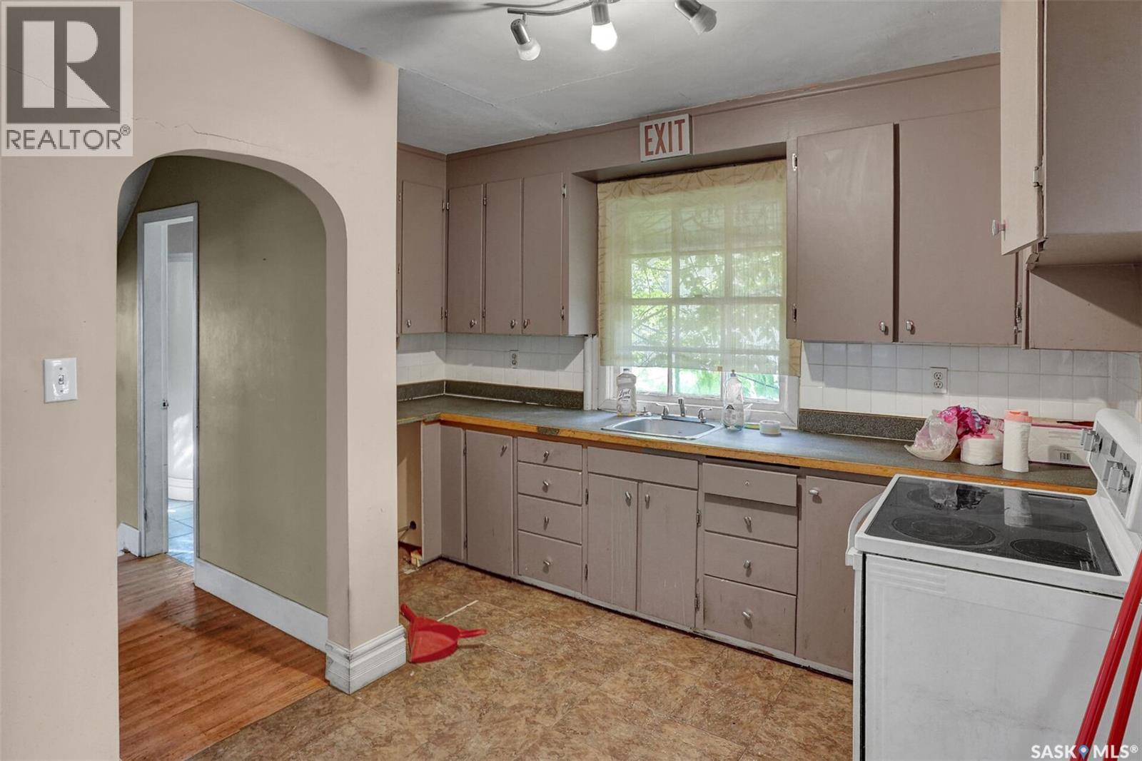 2761 Atkinson Street, Regina, SK - Indoor Photo Showing Kitchen