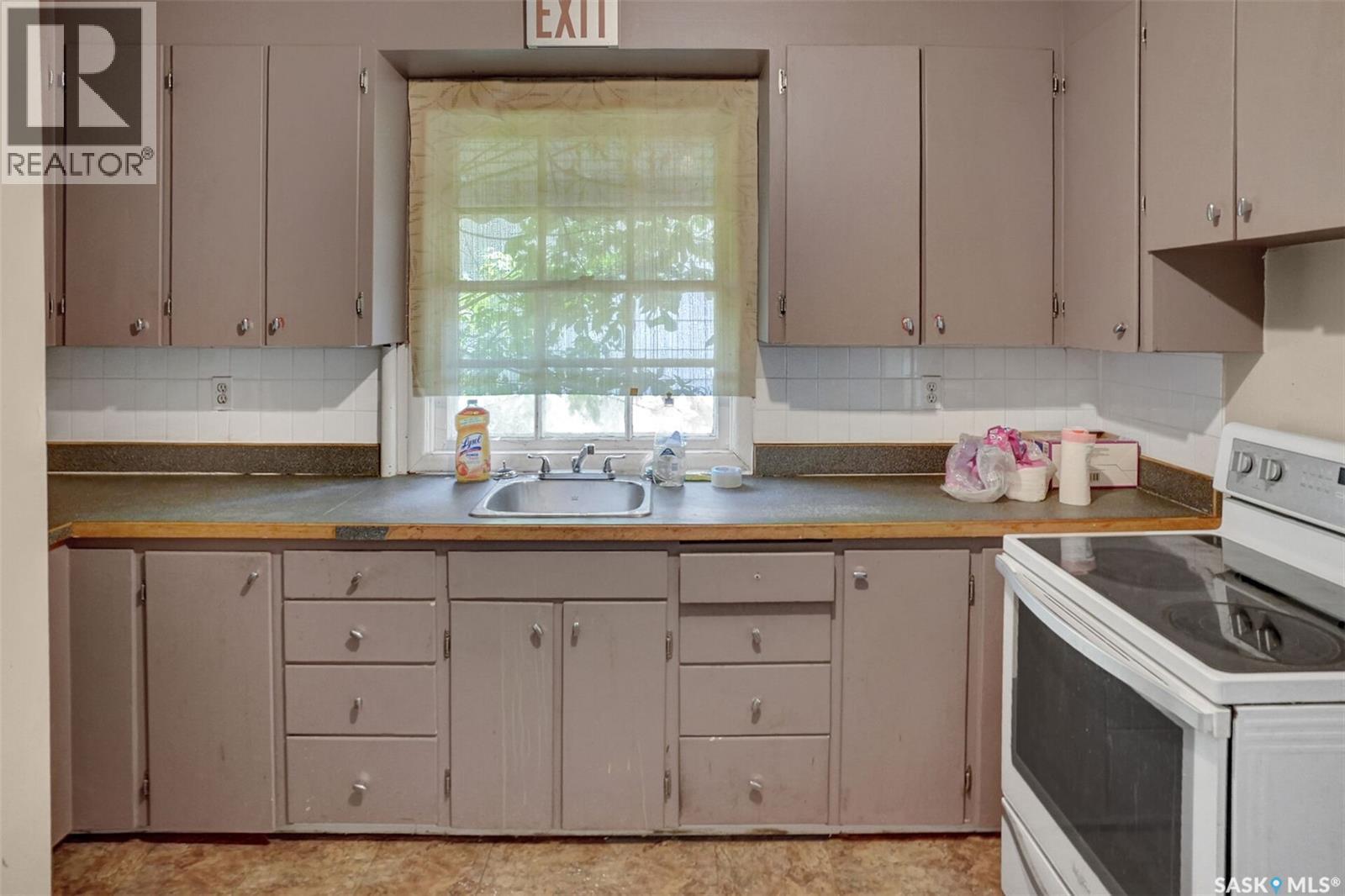 2761 Atkinson Street, Regina, SK - Indoor Photo Showing Kitchen