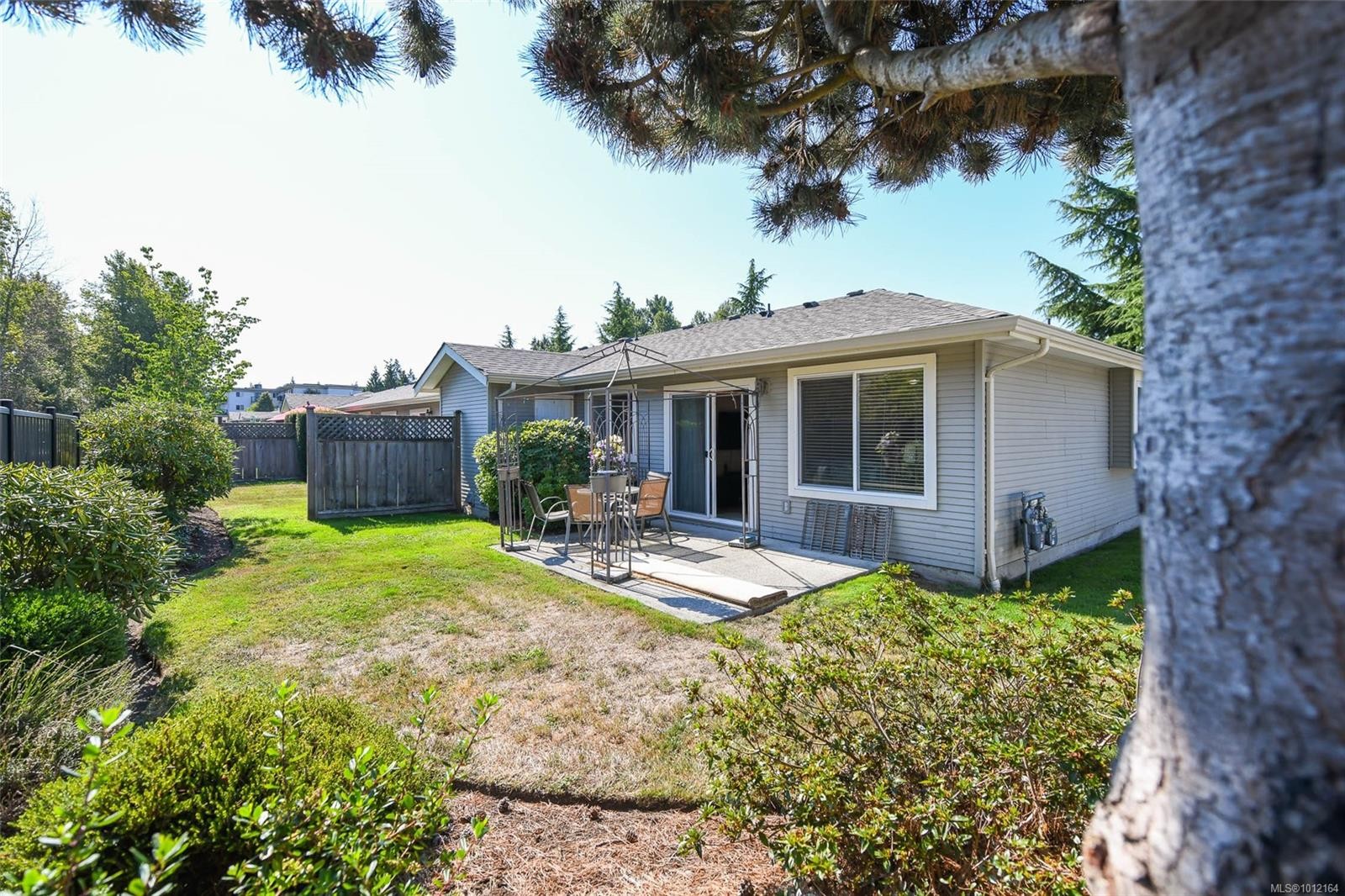 1-1050 8Th St, Courtenay, BC