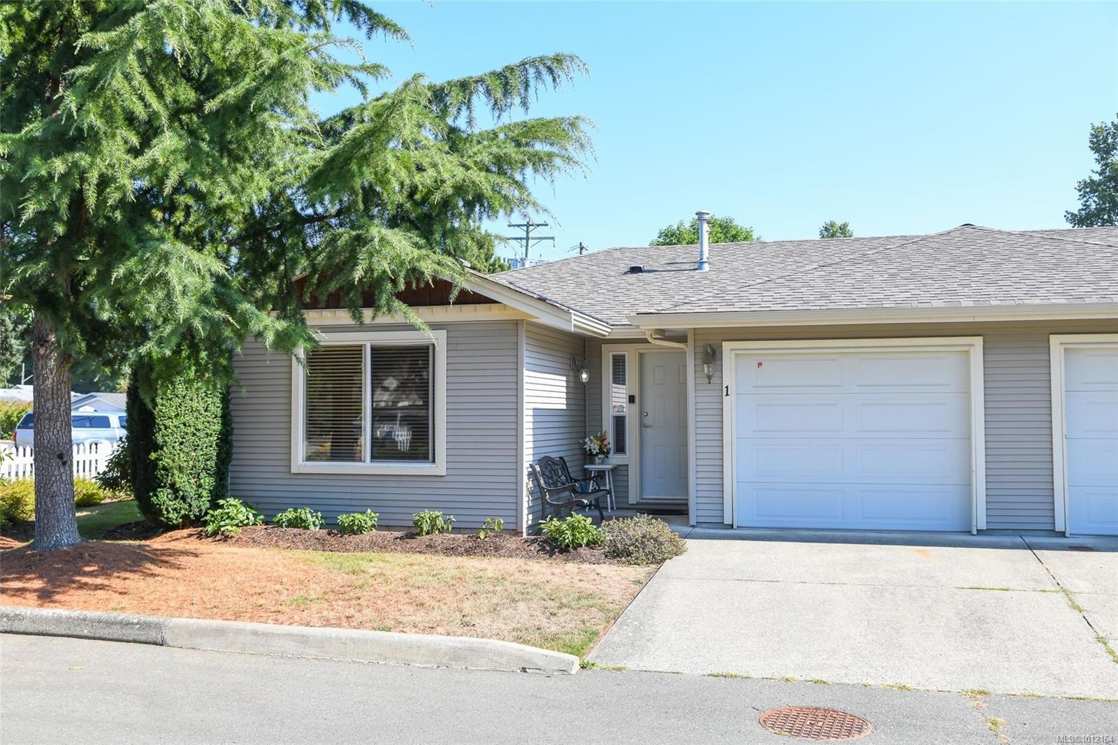 1-1050 8Th St, Courtenay, BC