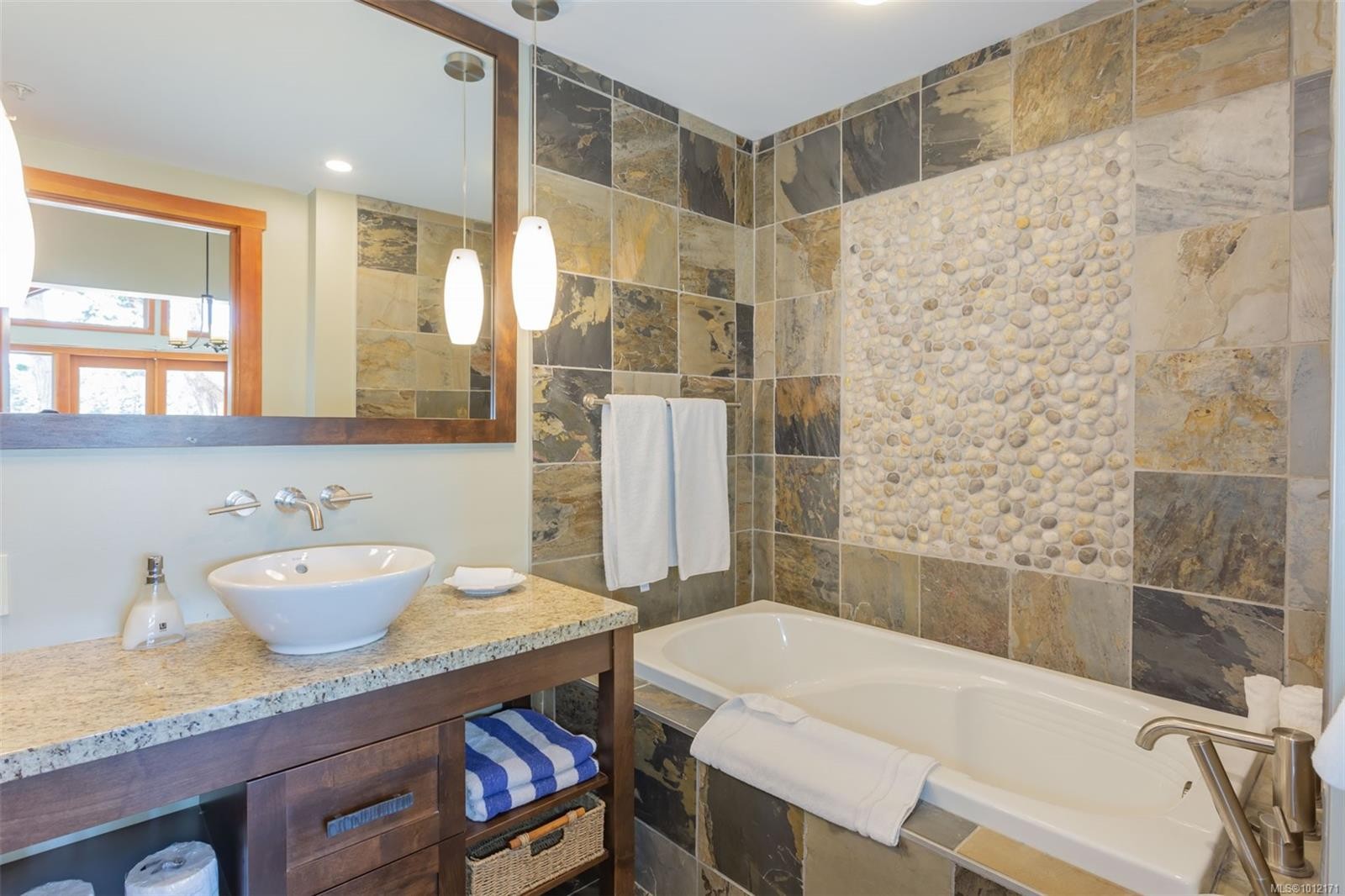 108B1-494 Arbutus Dr, Mayne Island, BC