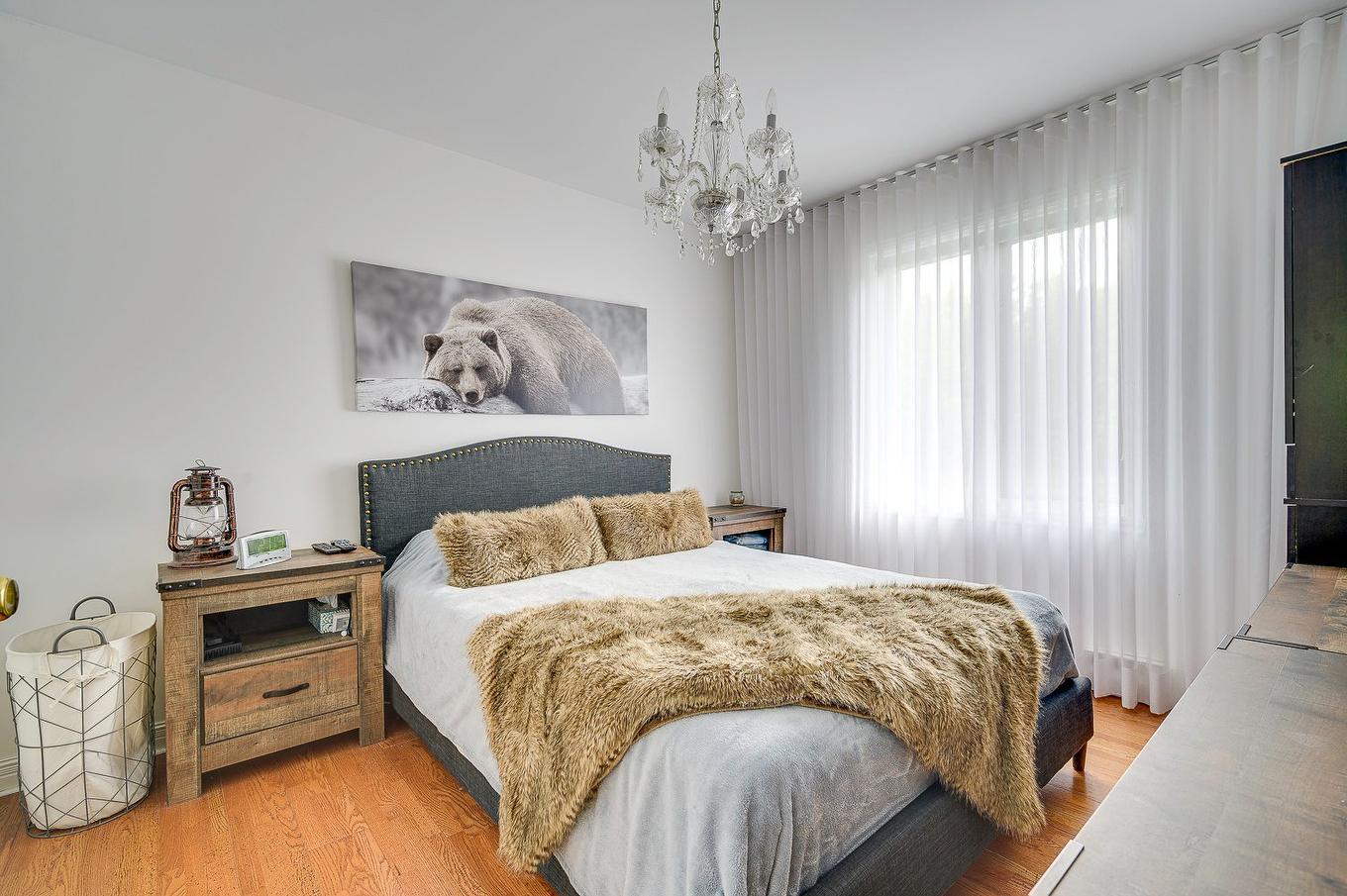 Chambre à coucher - 340 Ch. Des Épinettes, Piedmont, QC - Indoor Photo Showing Bedroom