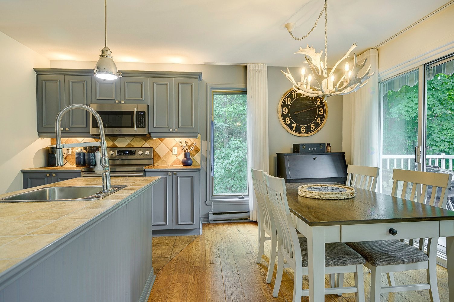 Dining Room - 340 Ch. Des Épinettes, Piedmont, QC - Indoor