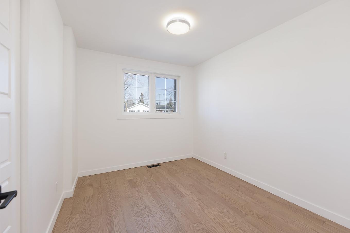 Bedroom - 17122 Boul. Brunswick, Kirkland, QC - Indoor Photo Showing Other Room