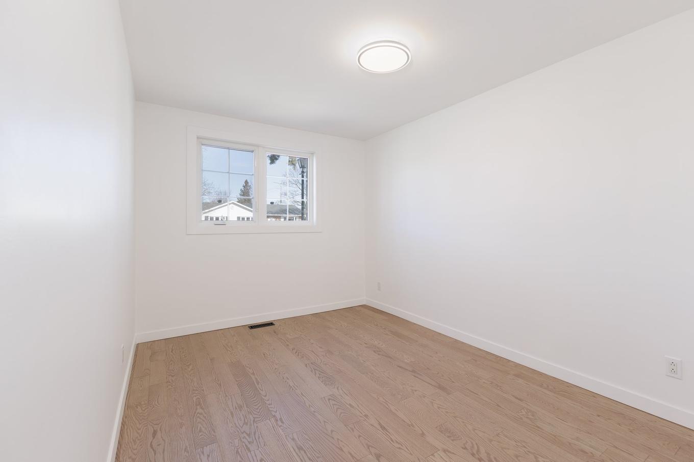 Bedroom - 17122 Boul. Brunswick, Kirkland, QC - Indoor Photo Showing Other Room