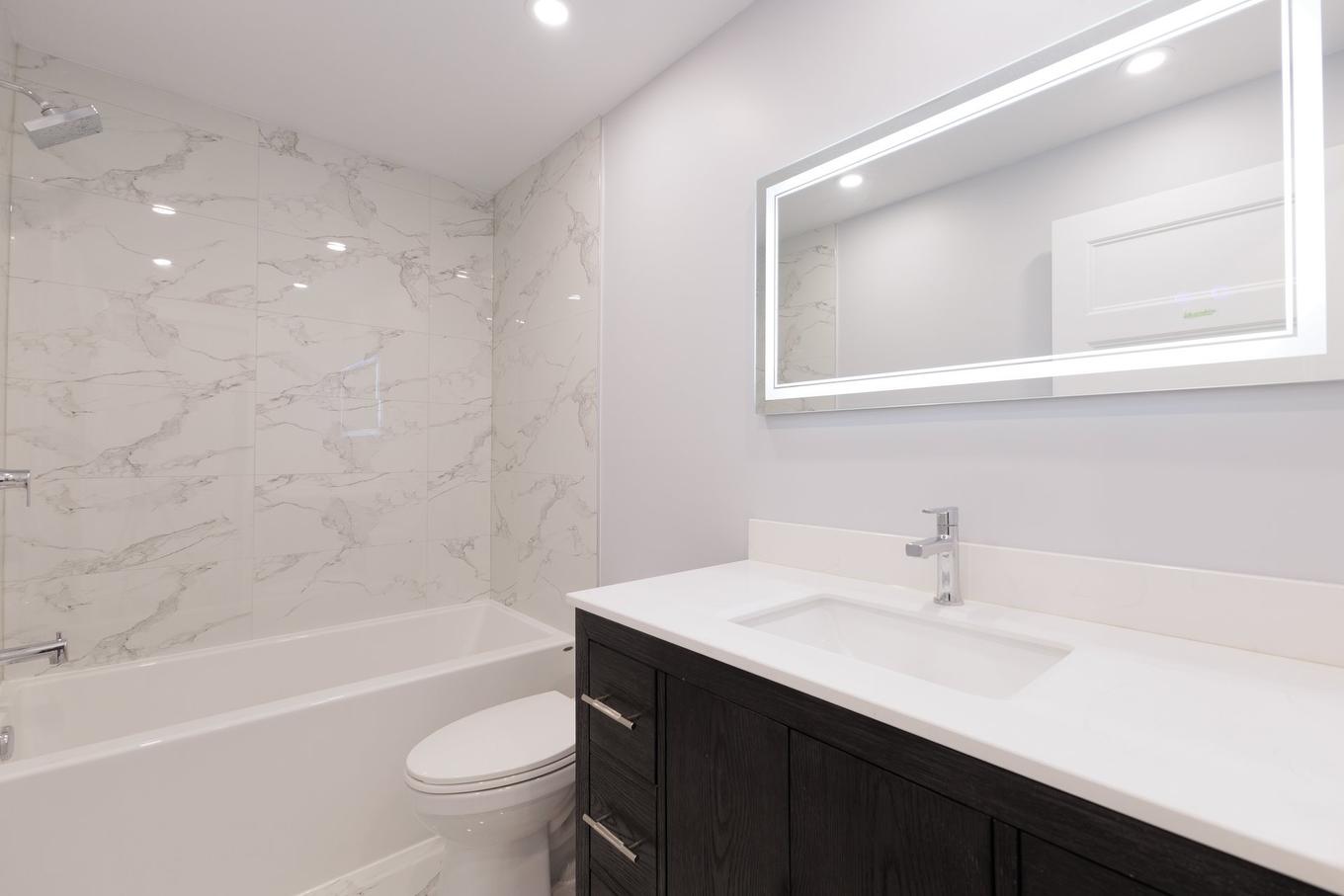 Bathroom - 17122 Boul. Brunswick, Kirkland, QC - Indoor Photo Showing Bathroom