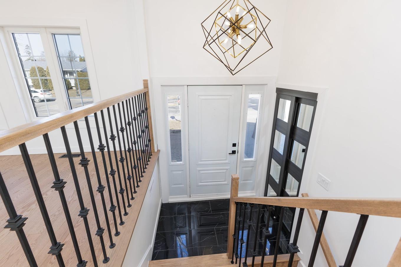 Staircase - 17122 Boul. Brunswick, Kirkland, QC - Indoor Photo Showing Other Room