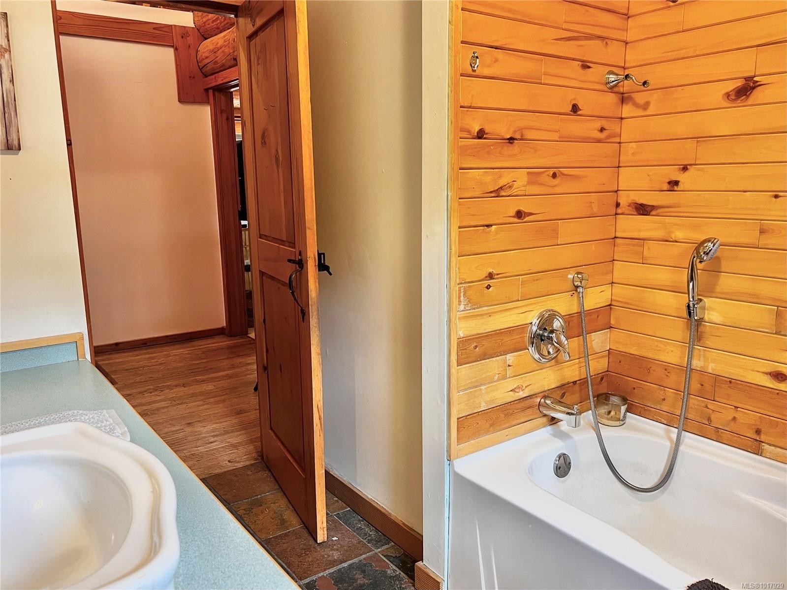 6645 Hillcrest Rd, Duncan, BC